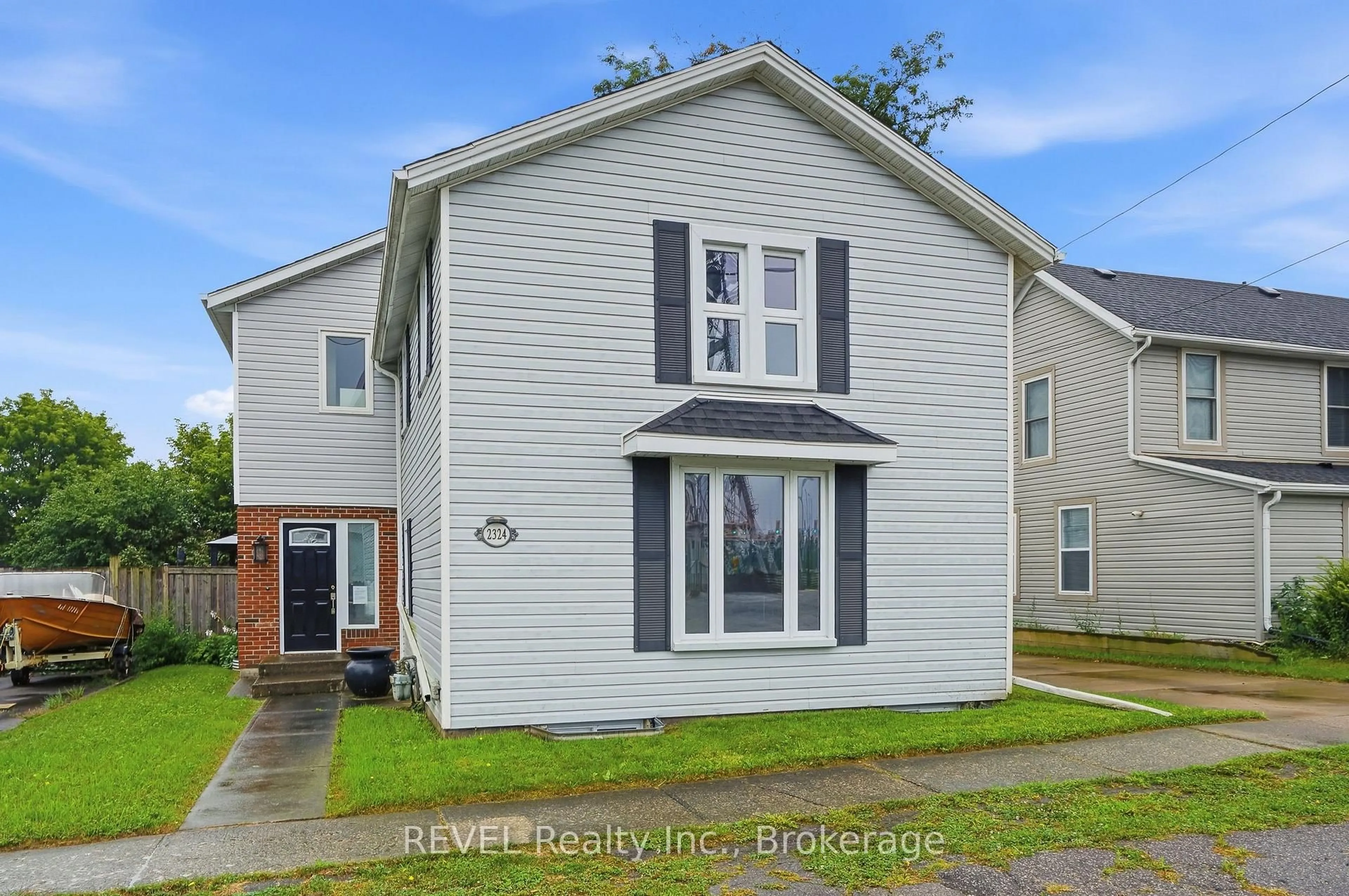 Home with brick exterior material, street for 2324 Centre St, Thorold Ontario L0S 1A0