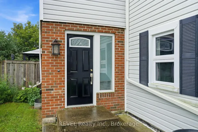 2324 Centre St, Thorold 5
