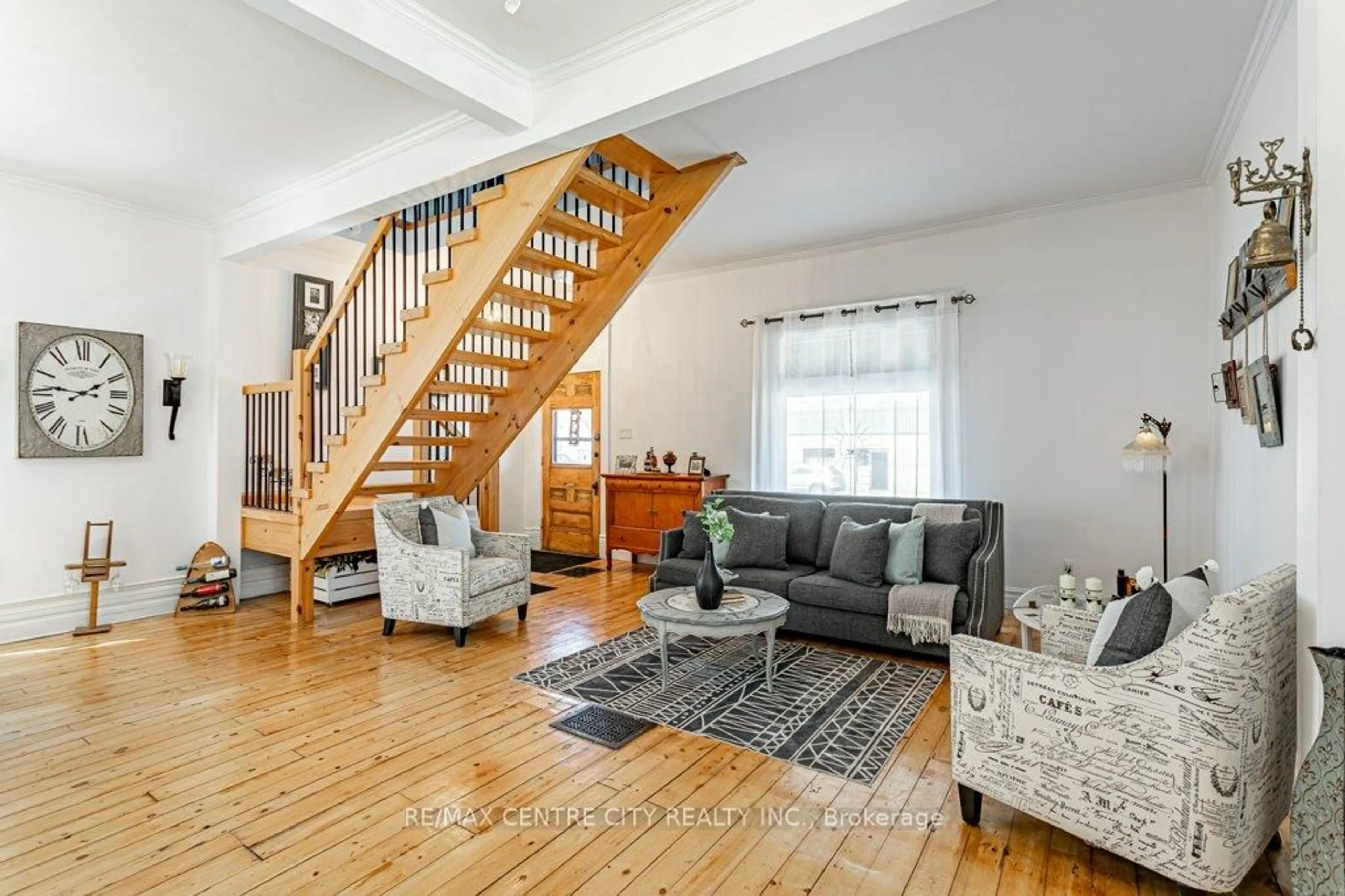 Living room with furniture, unknown for 971 Elias St, London East Ontario N5W 3P5