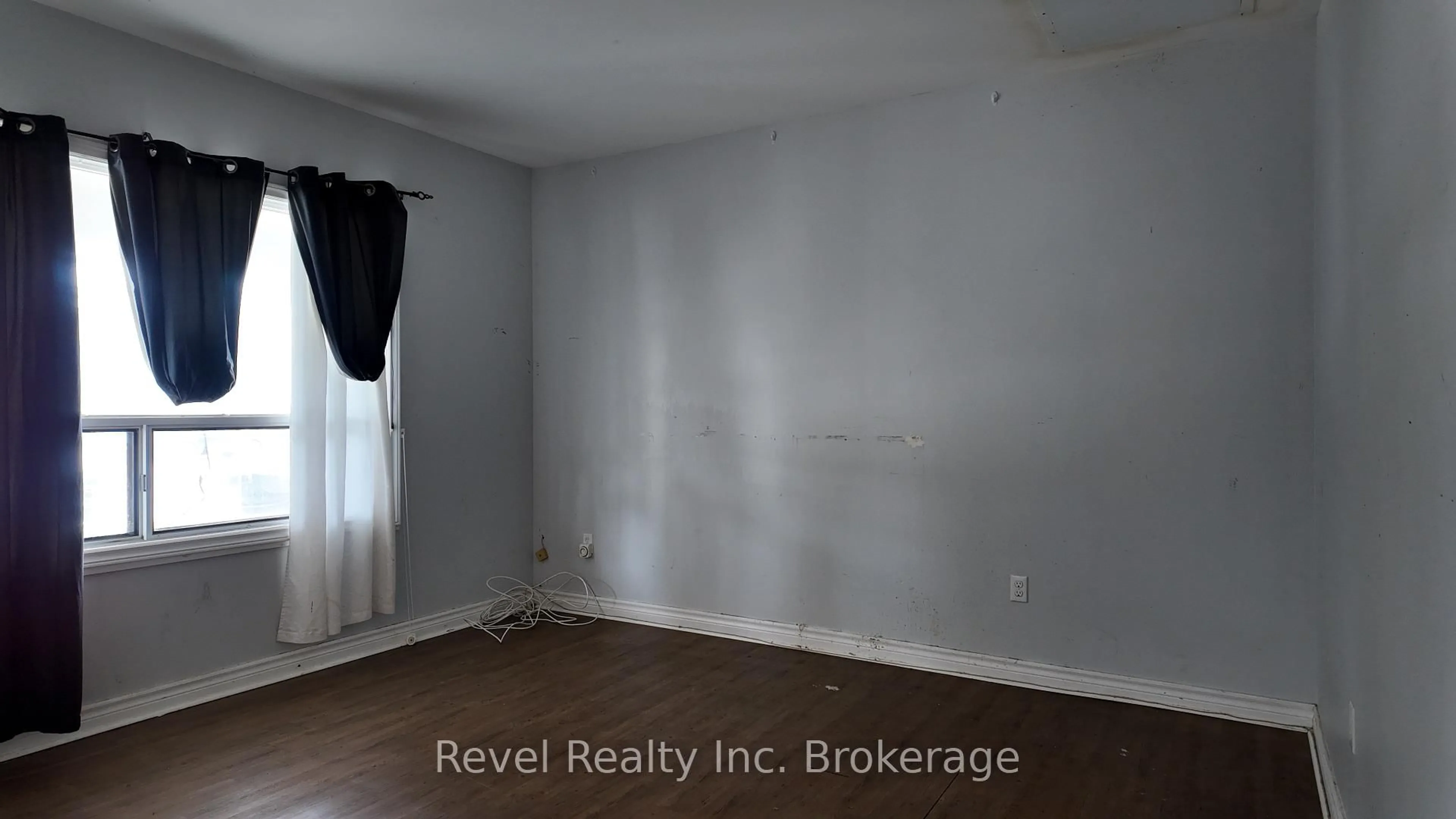 A pic of a room for 416 First Ave, North Bay Ontario P1B 3C4