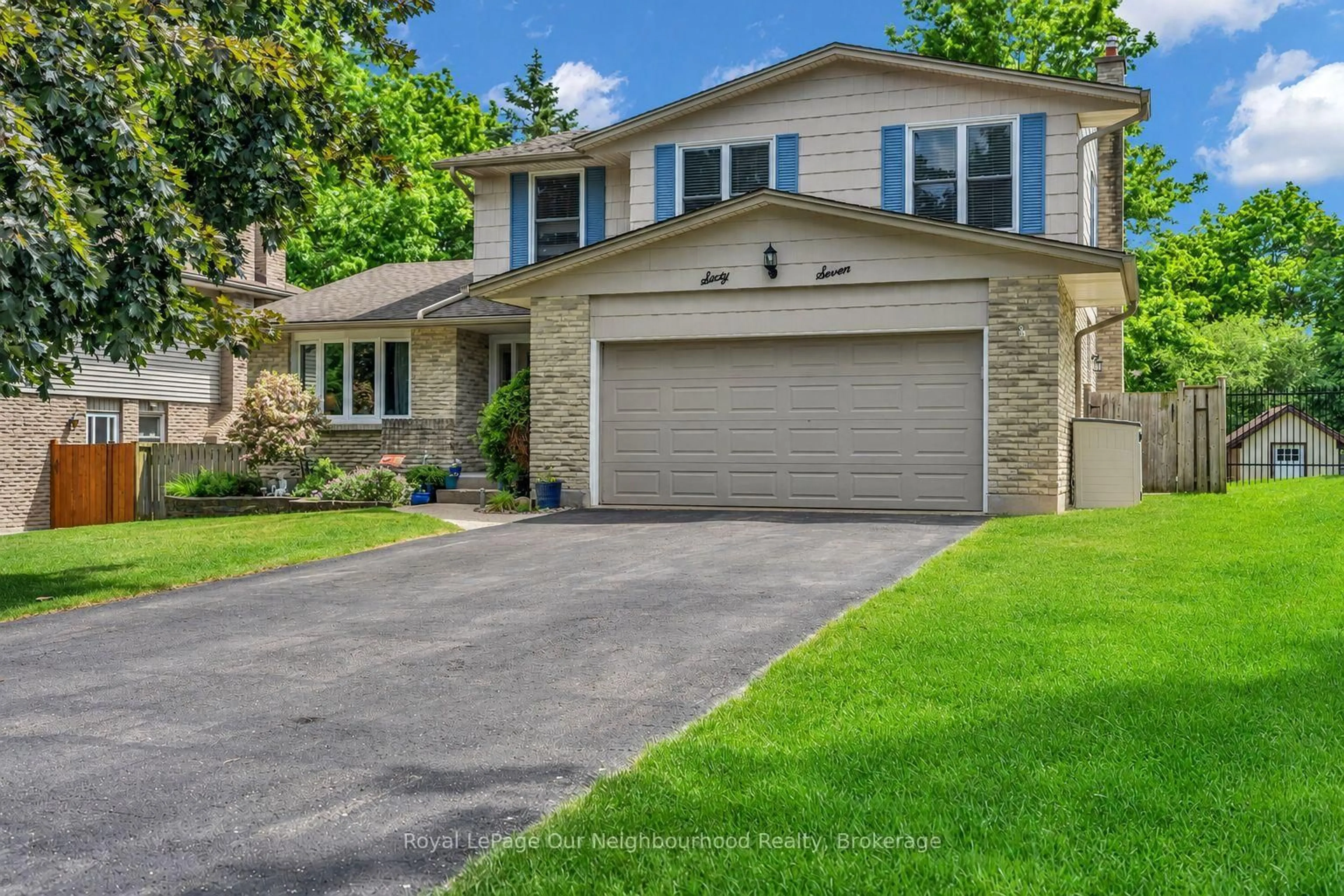 Home with vinyl exterior material, street for 67 Bartlett Cres, London South Ontario N6K 1W3