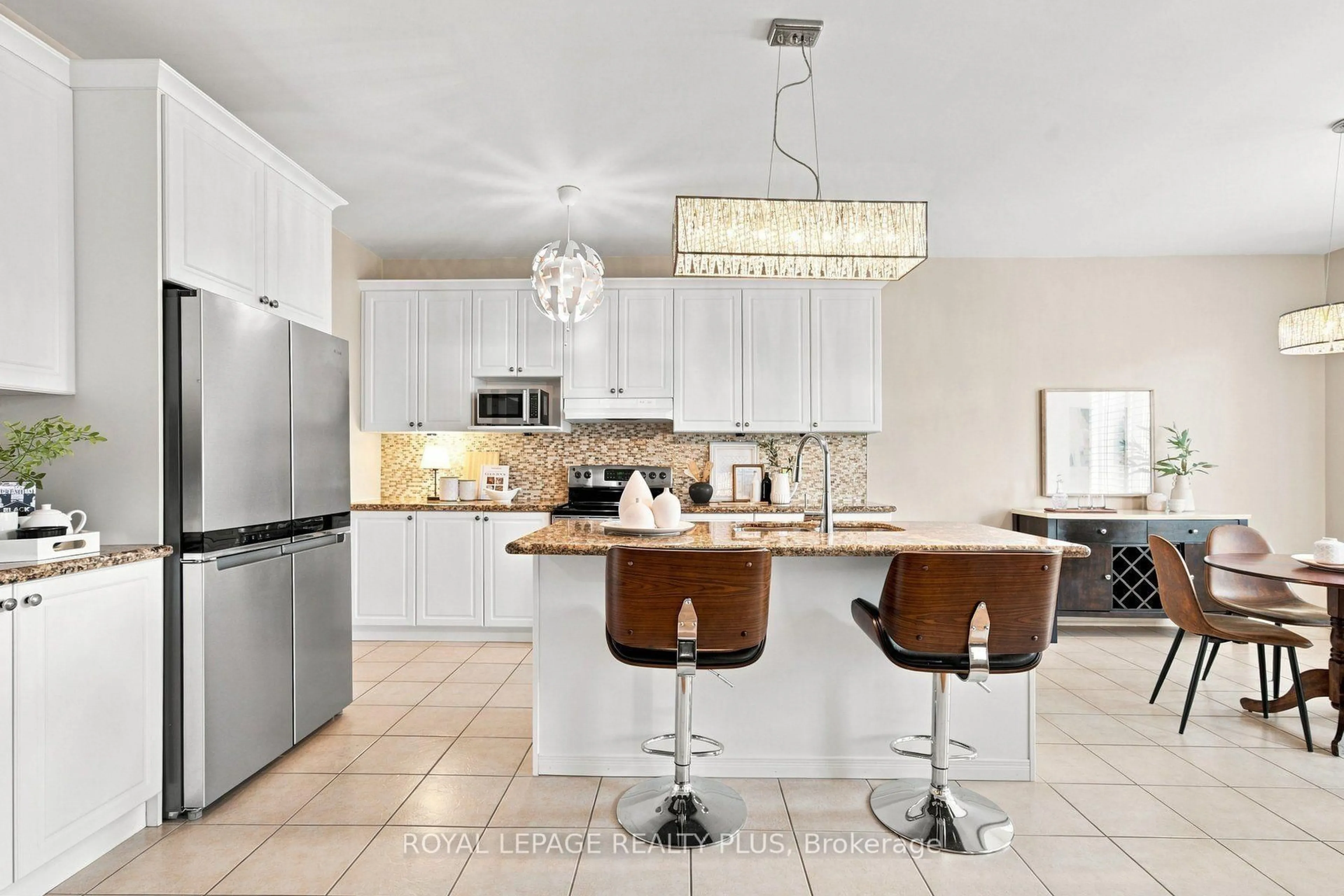 Contemporary kitchen, ceramic/tile floor for 8971 Tristar Cres, Niagara Falls Ontario L2G 0E6