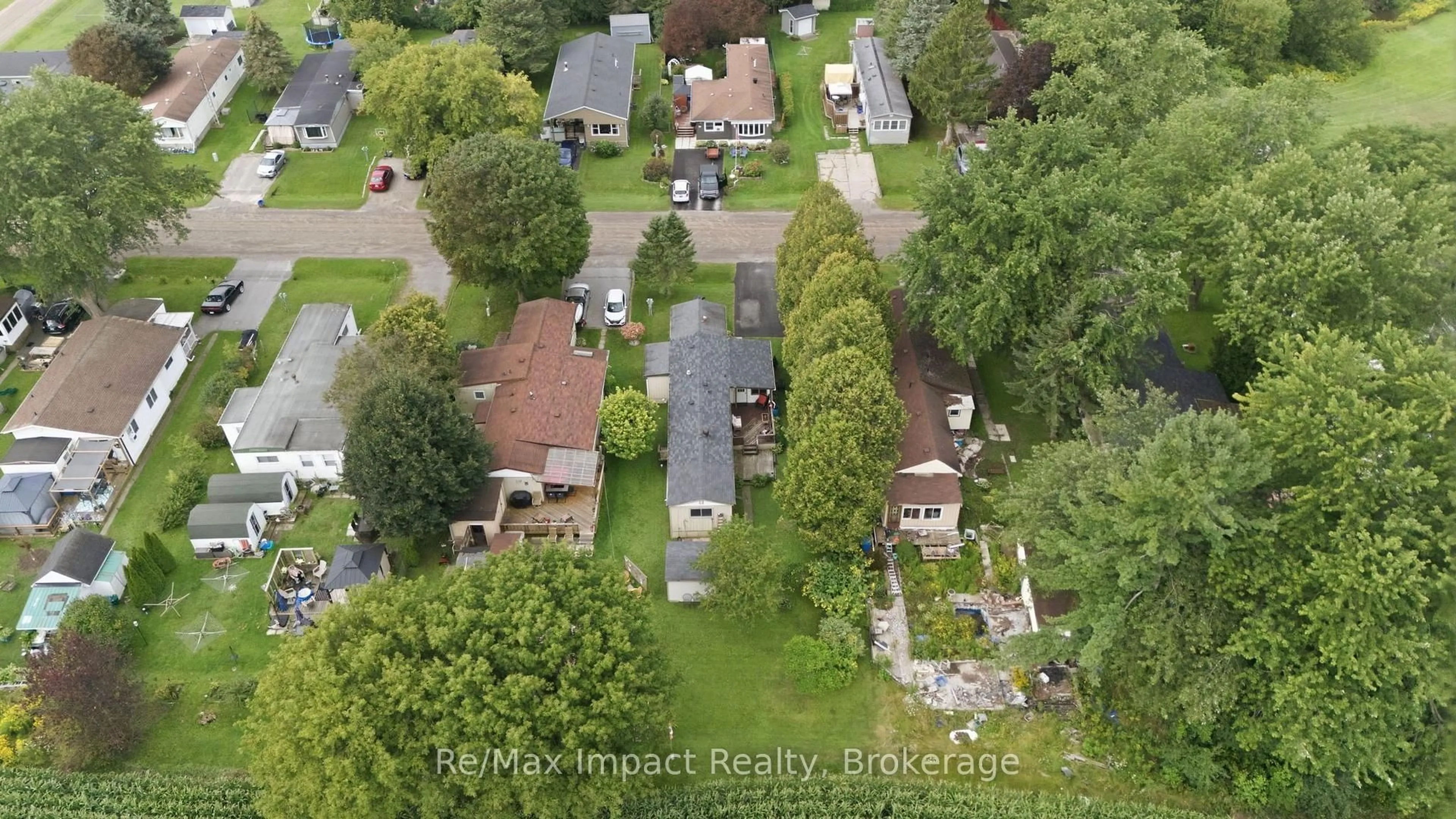 A pic from outside/outdoor area/front of a property/back of a property/a pic from drone, street for 39 Hillview Dr, Cobourg Ontario K9A 0X1