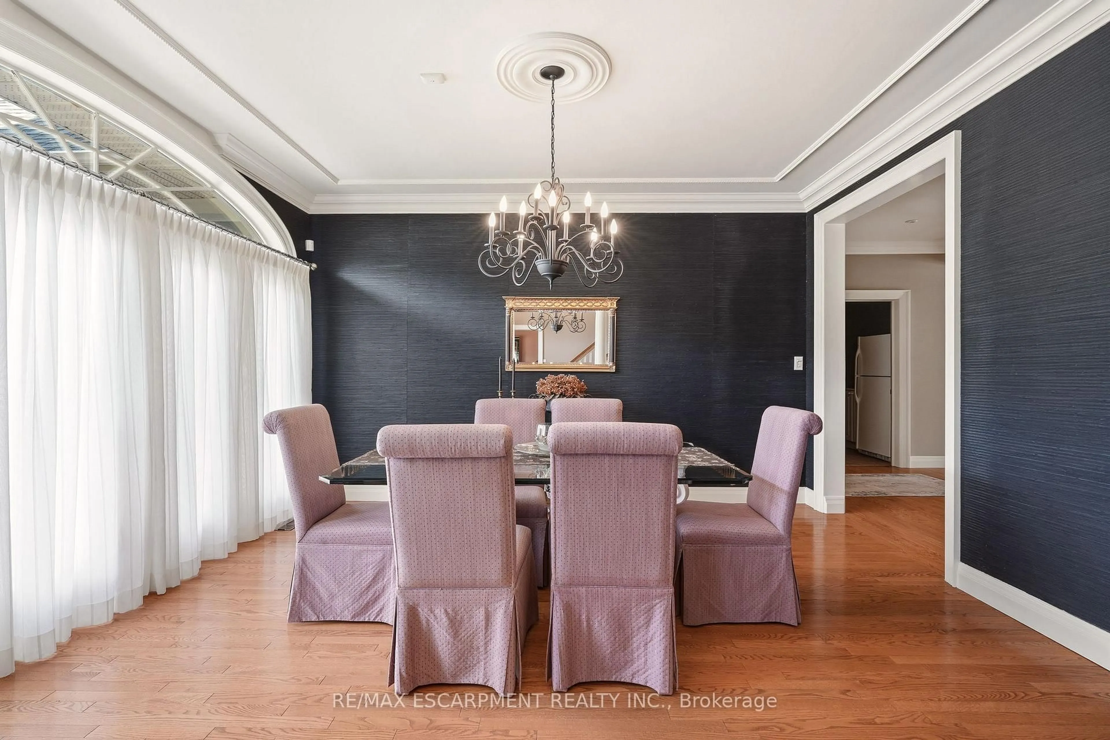 Dining room, unknown for 28 Millcreek Crt, Hamilton Ontario L9G 4Z3