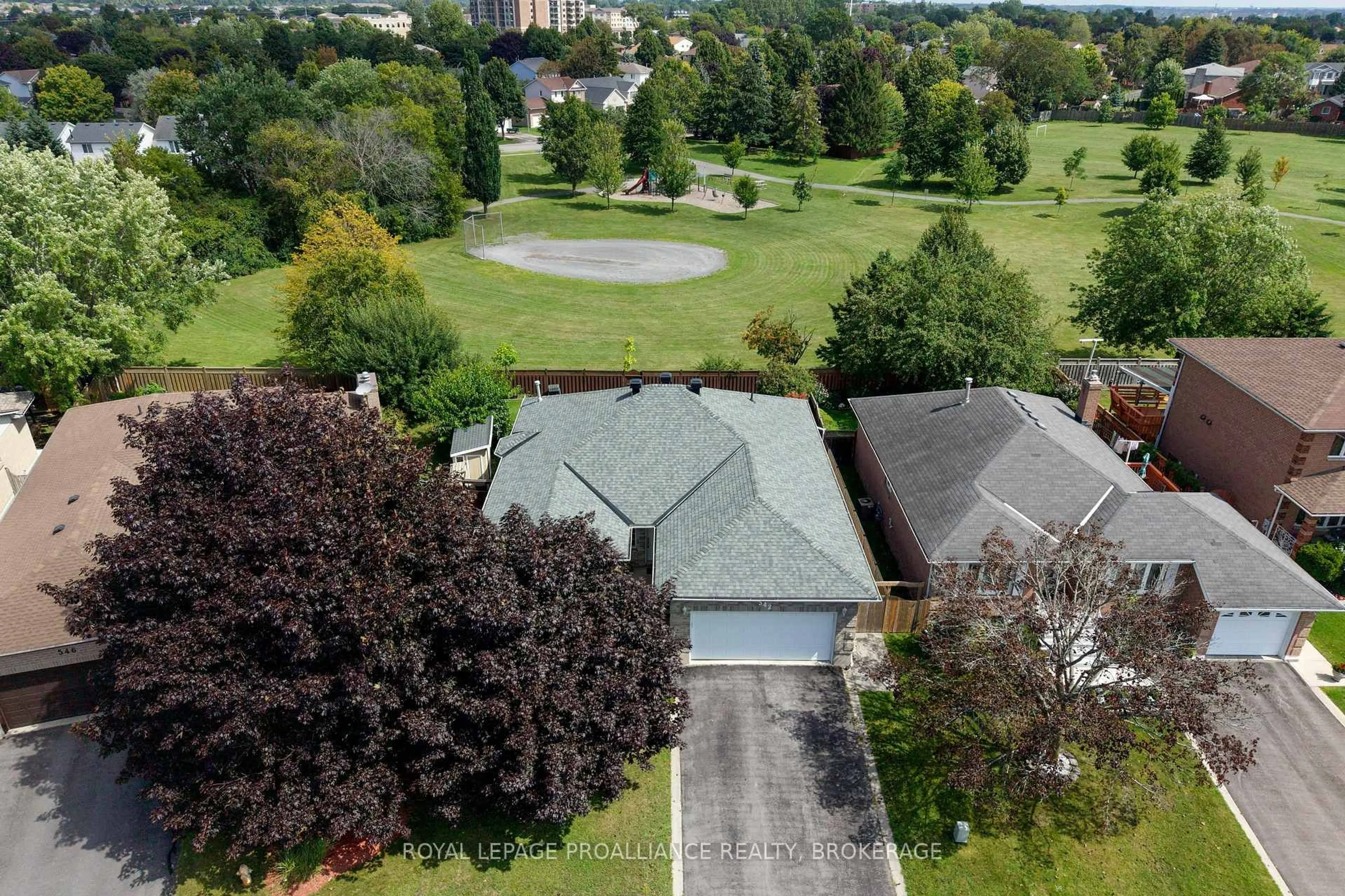 A pic from outside/outdoor area/front of a property/back of a property/a pic from drone, unknown for 542 Davis Dr, Kingston Ontario K7M 8J6
