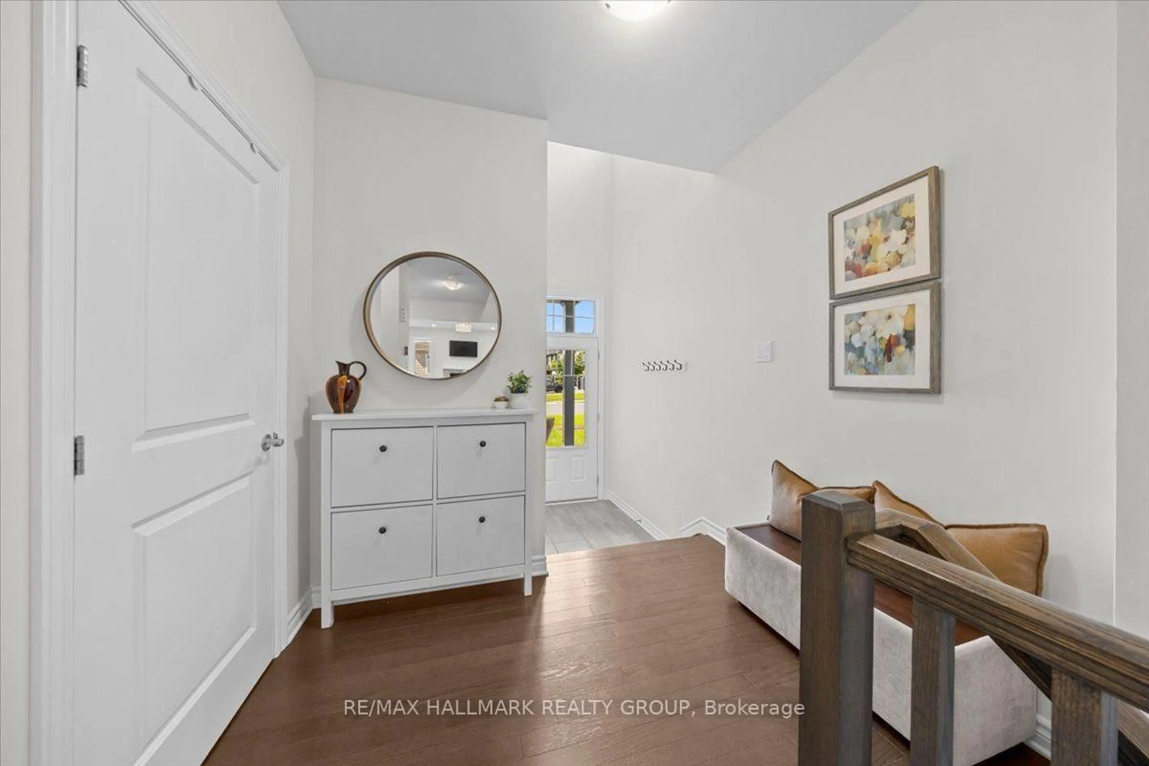 Indoor entryway for 213 Kinderwood Way, North Grenville Ontario K0G 1J0