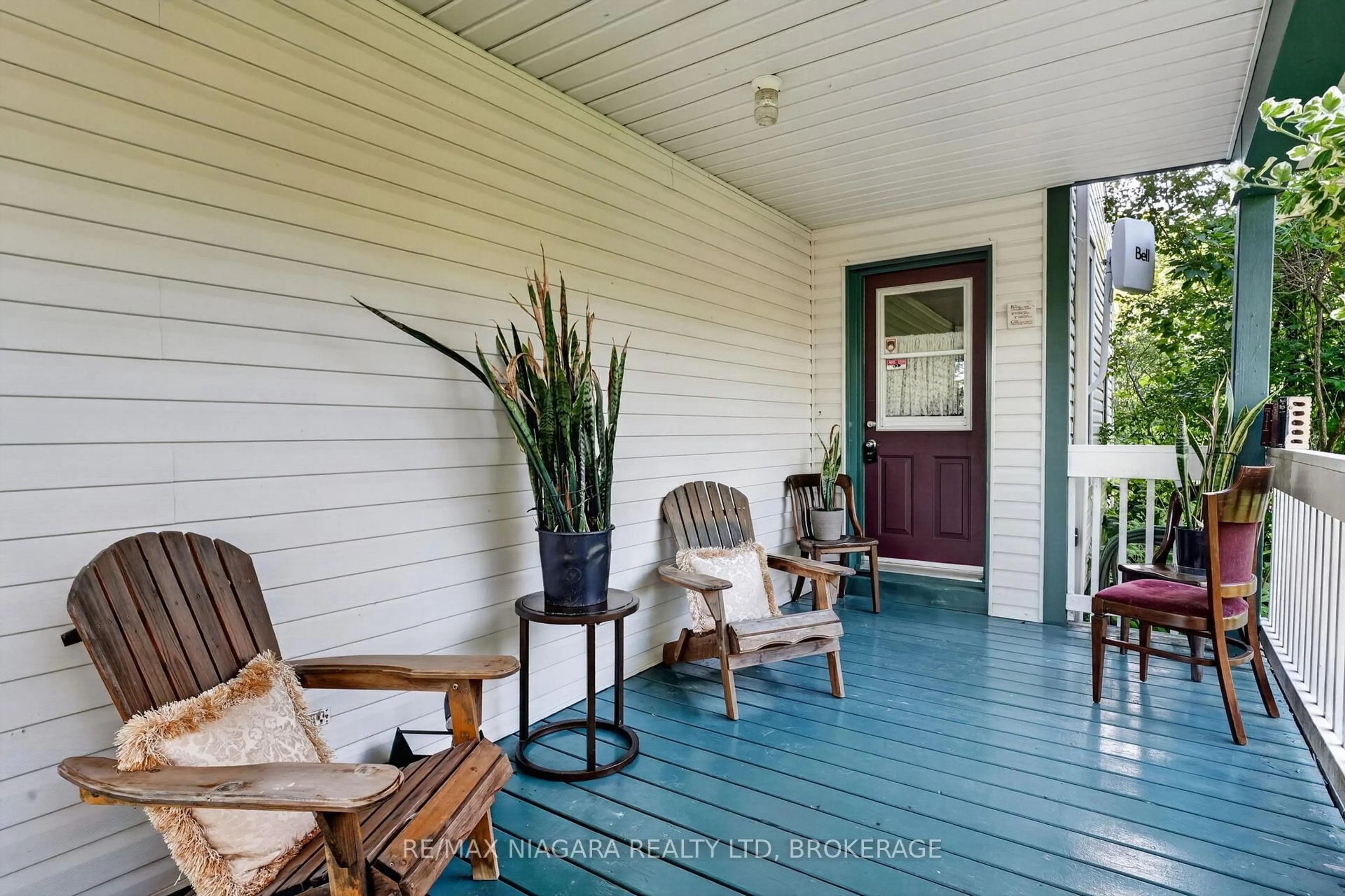 Indoor entryway for 3776 Bertie St, Fort Erie Ontario L0S 1S0