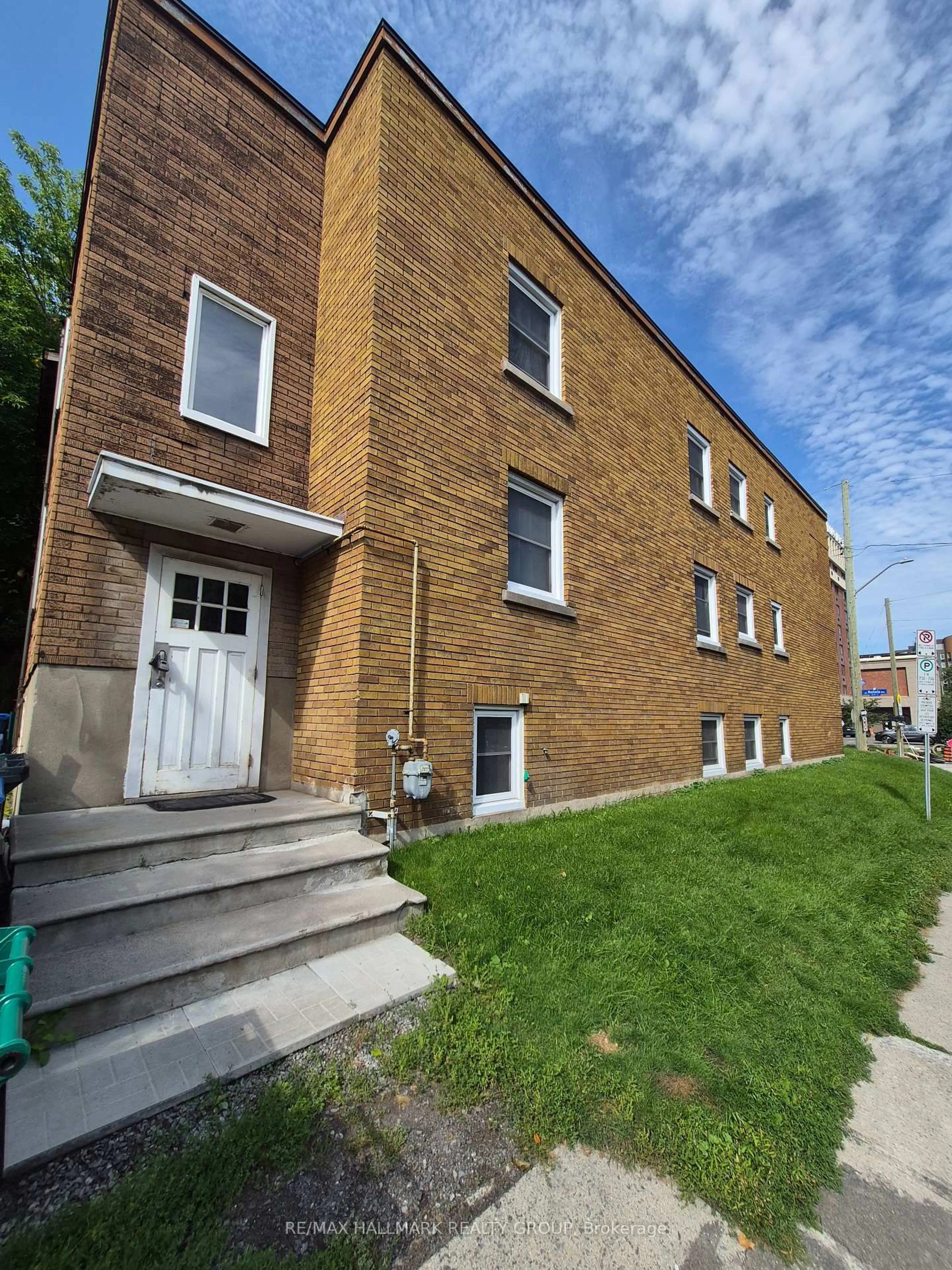Home with brick exterior material, building for 72 Pretoria Ave, Ottawa Ontario K1S 1W9