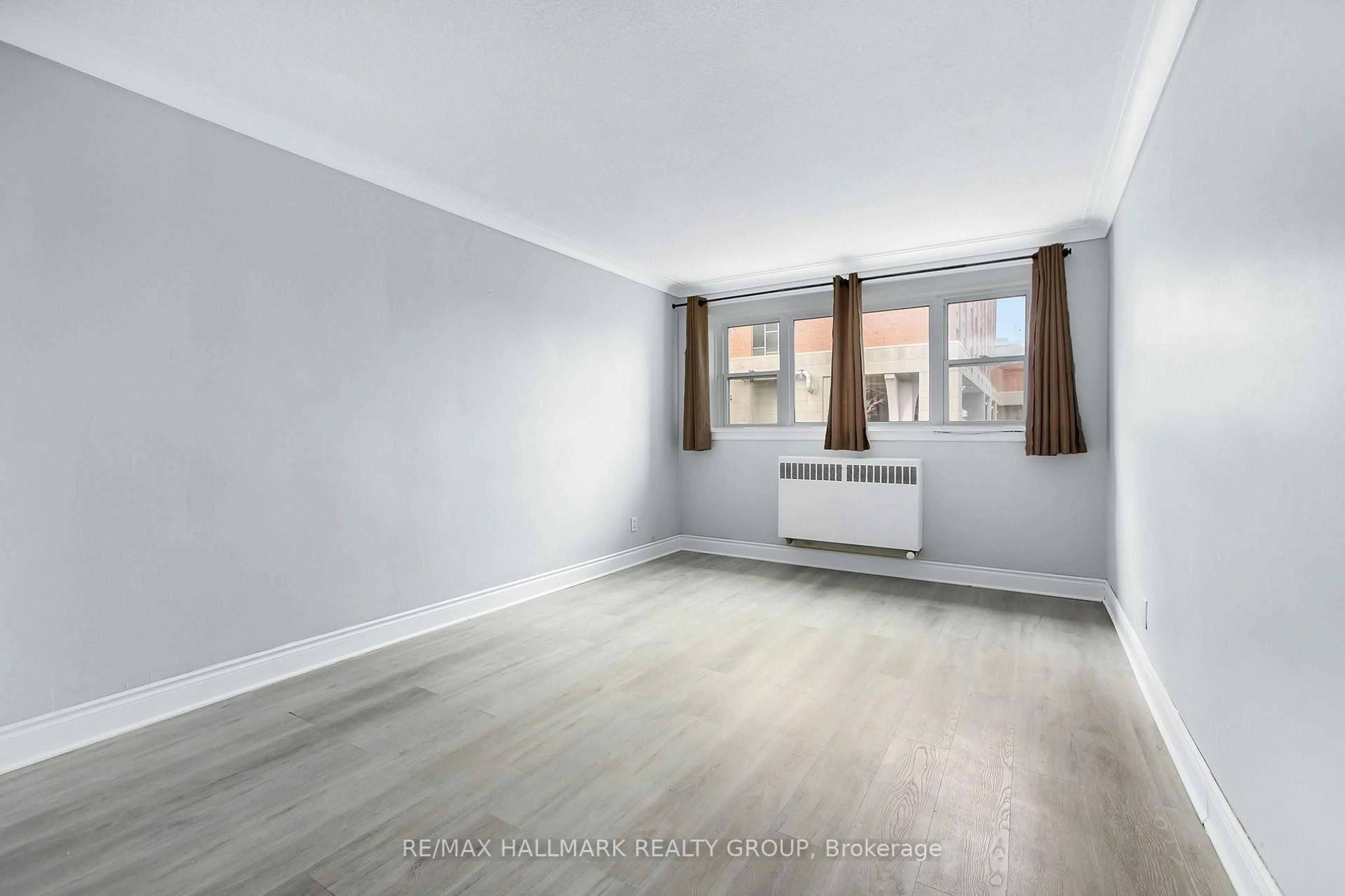 A pic of a room for 72 Pretoria Ave, Ottawa Ontario K1S 1W9