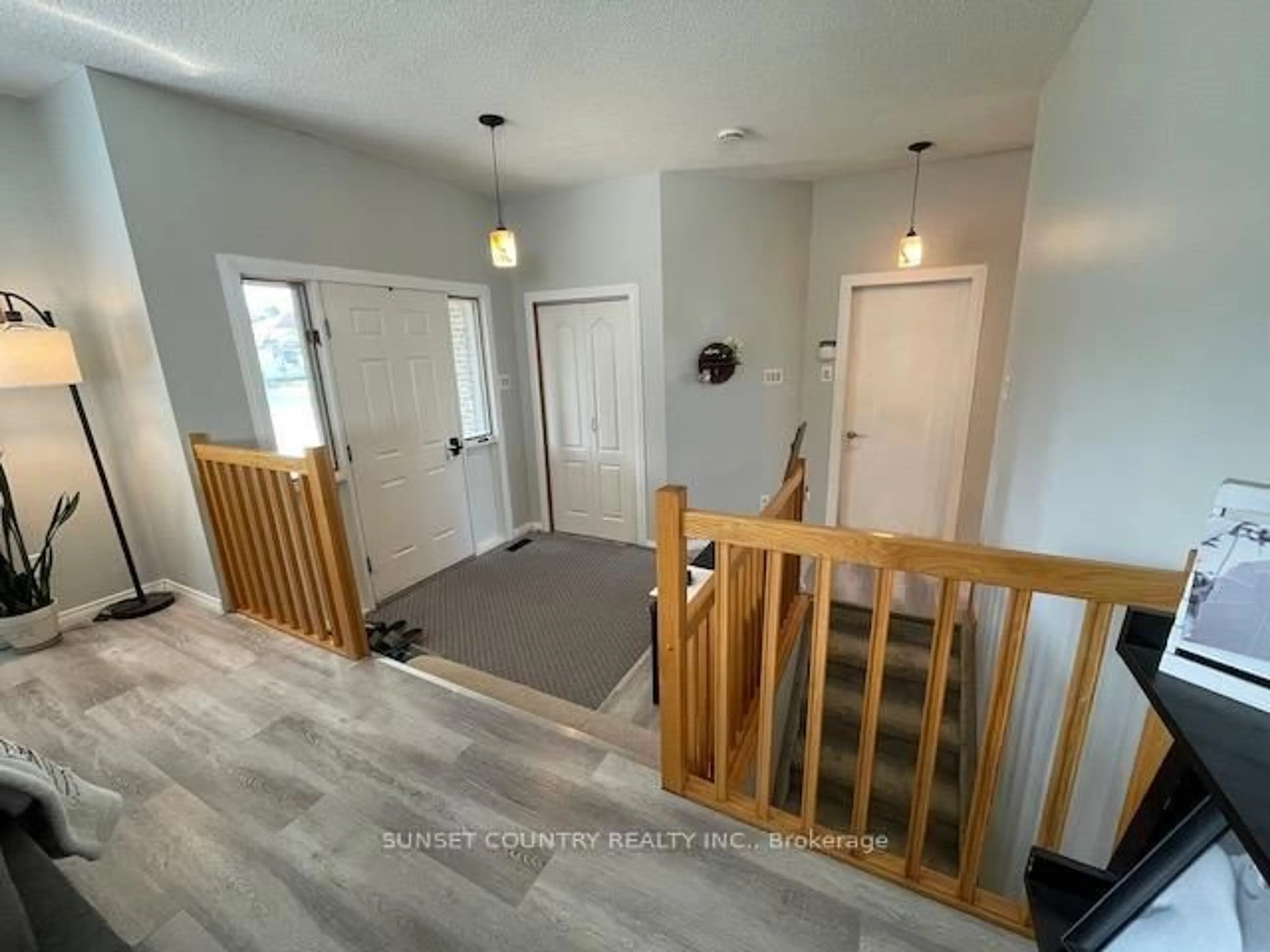 Indoor entryway for 9 Mario Milanese Pl, Dryden Ontario P8N 3G6