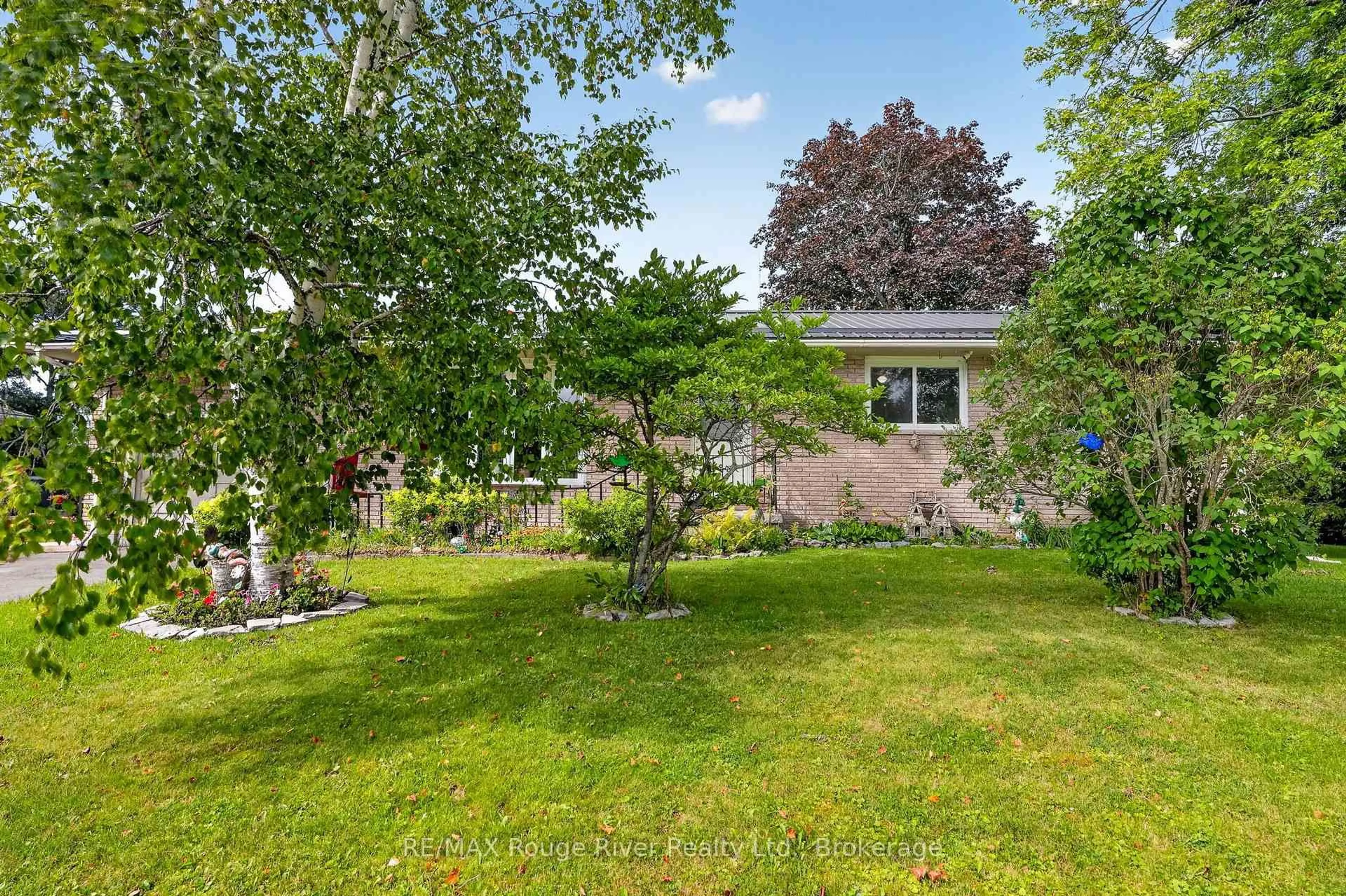 A pic from outside/outdoor area/front of a property/back of a property/a pic from drone, street for 14 Elgin St, Cramahe Ontario K0K 1S0