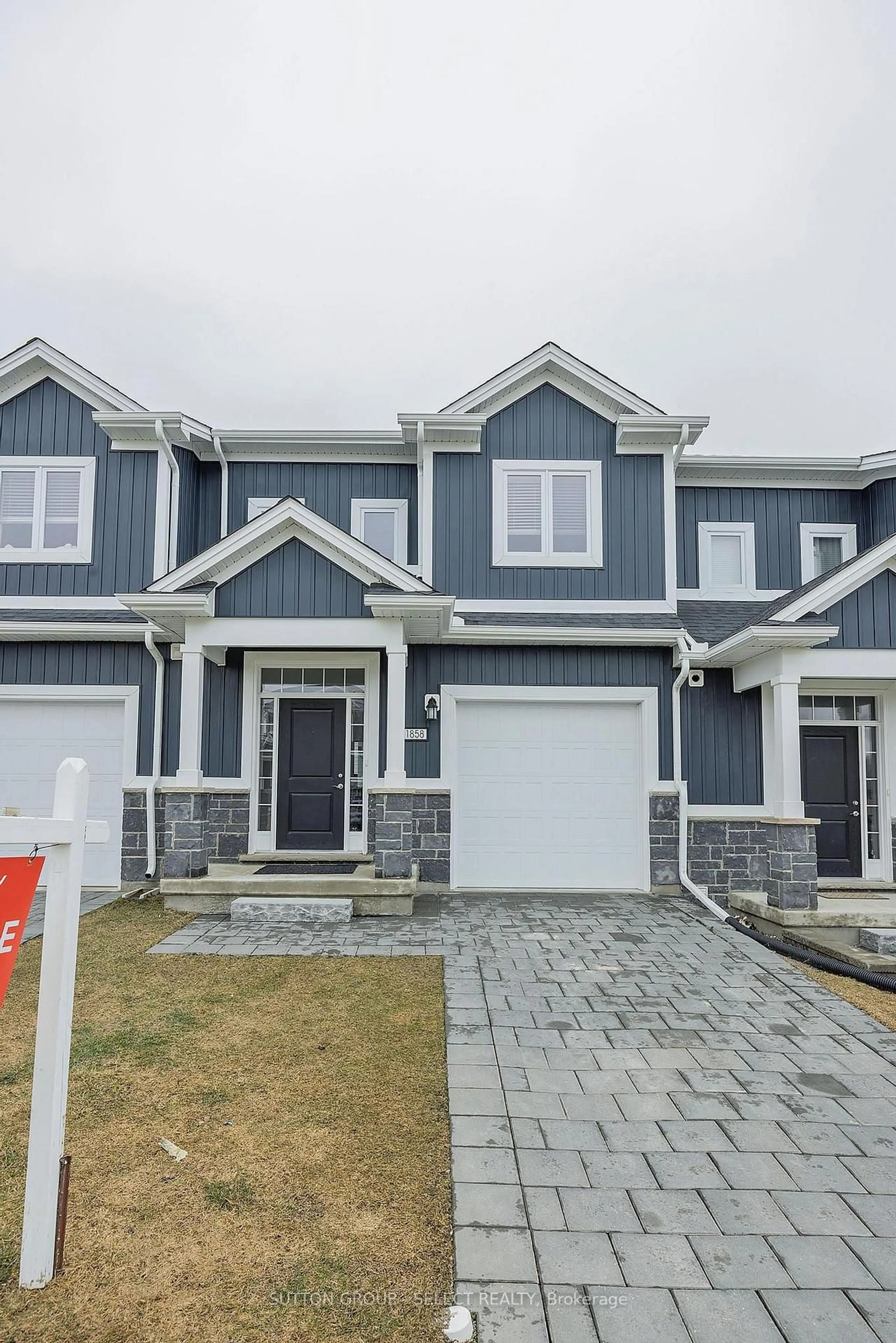 Home with vinyl exterior material, street for 1606 Noah Bend, London North Ontario N3B 2Z1