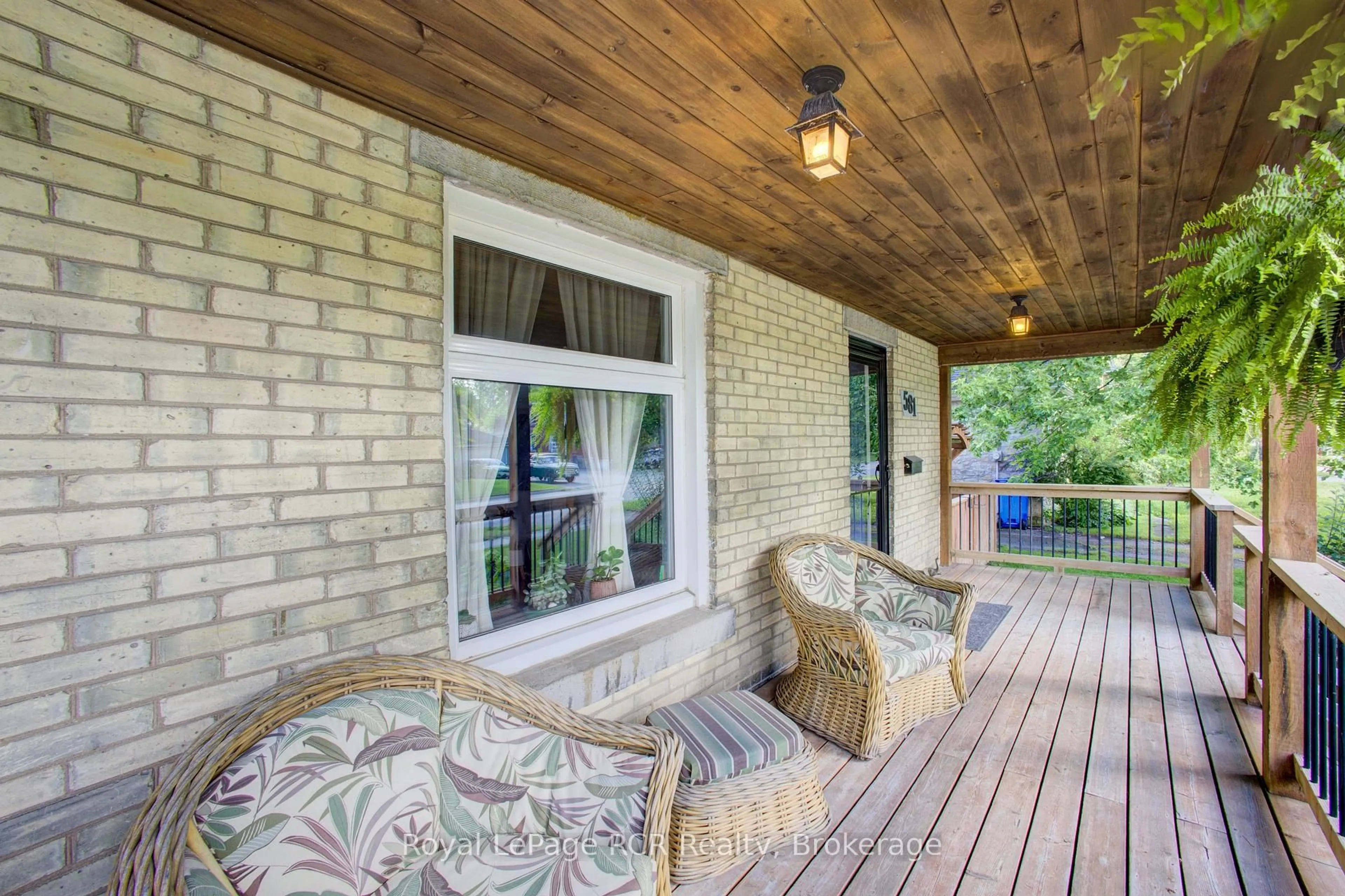 Patio, unknown for 581 St Andrew St, Centre Wellington Ontario N1M 1P4