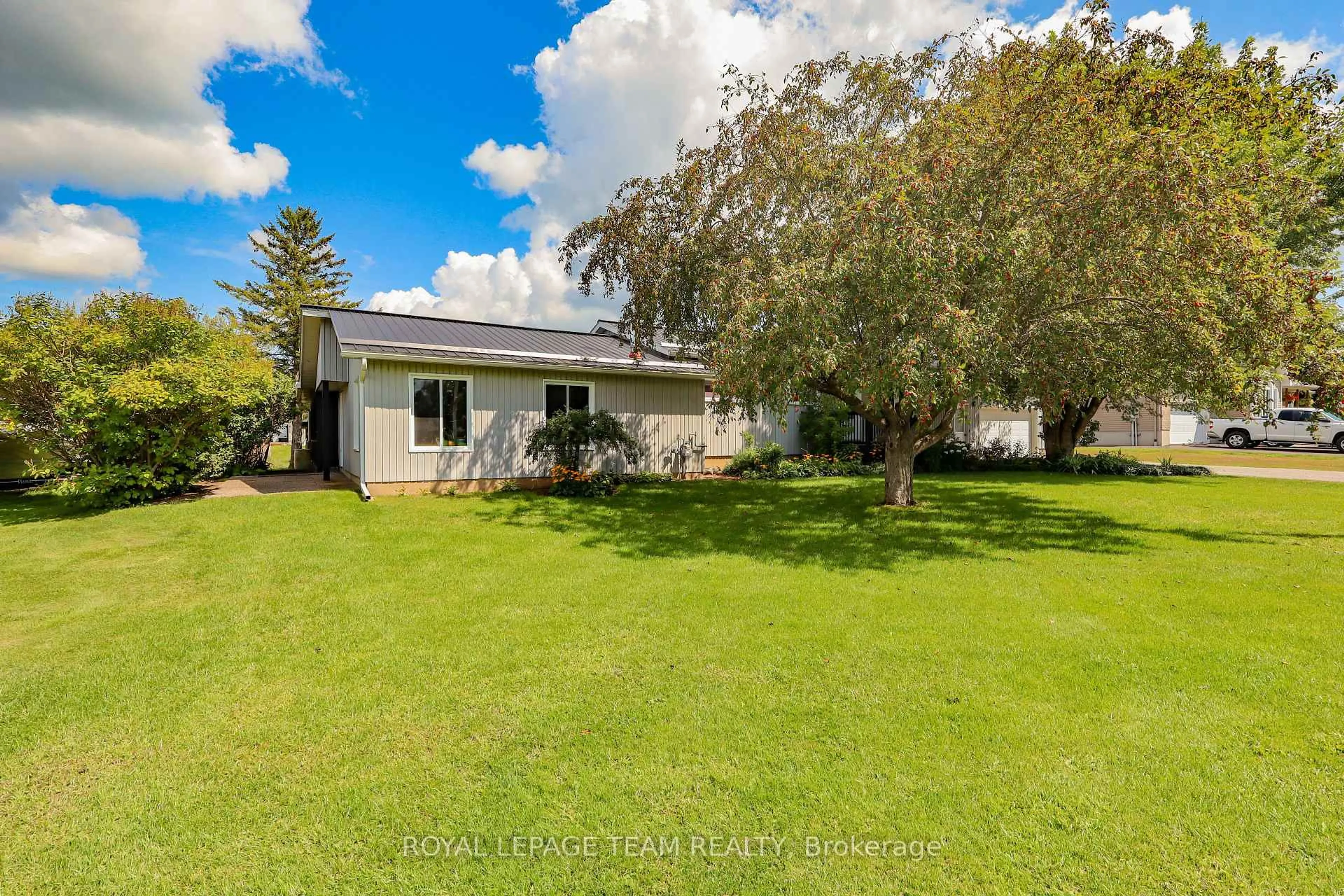 A pic from outside/outdoor area/front of a property/back of a property/a pic from drone, unknown for 3041 Bridge St, North Dundas Ontario K0E 1W0