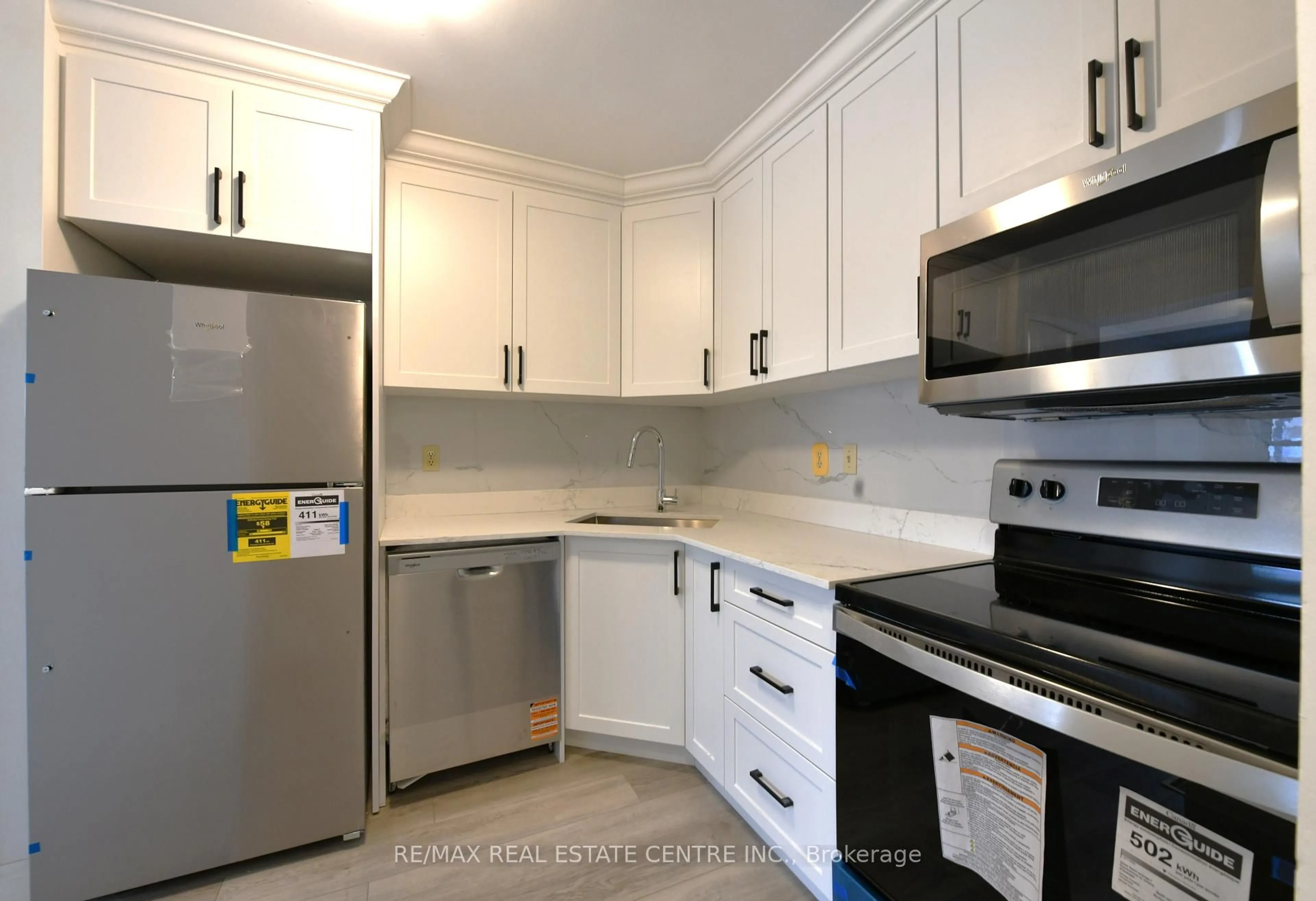 Standard kitchen, unknown for 1247 Huron St #111, London East Ontario N5Y 4X7