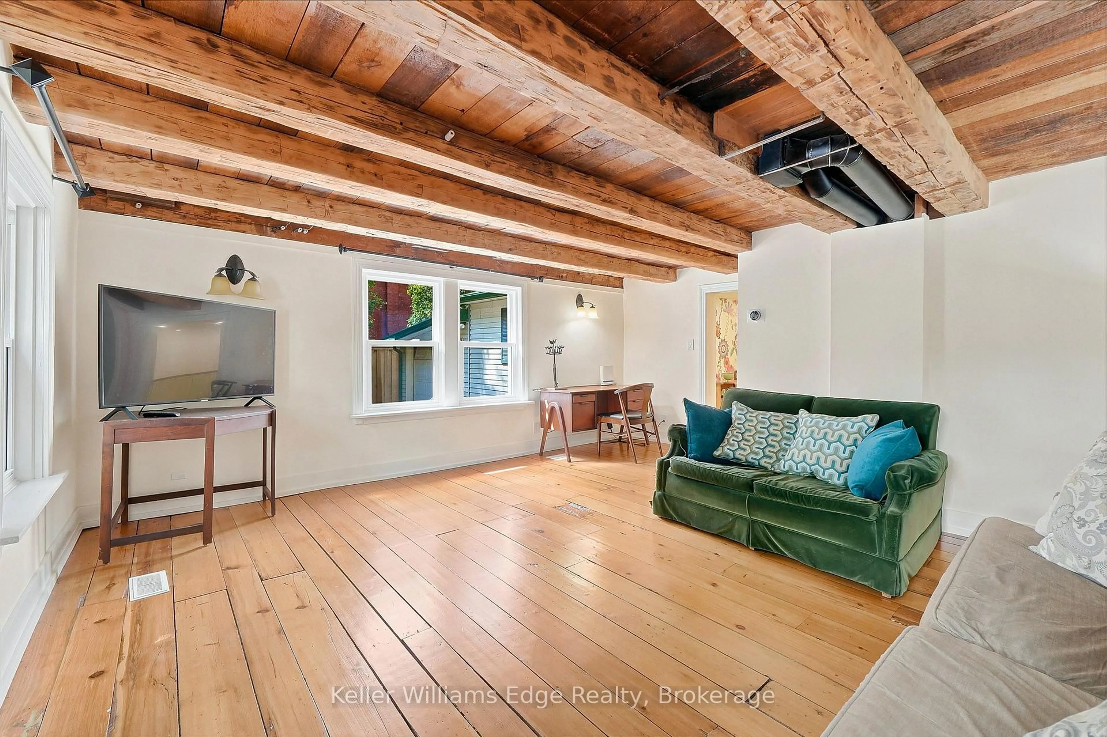Living room with furniture, unknown for 361 Dundas St, Hamilton Ontario L0R 2H1