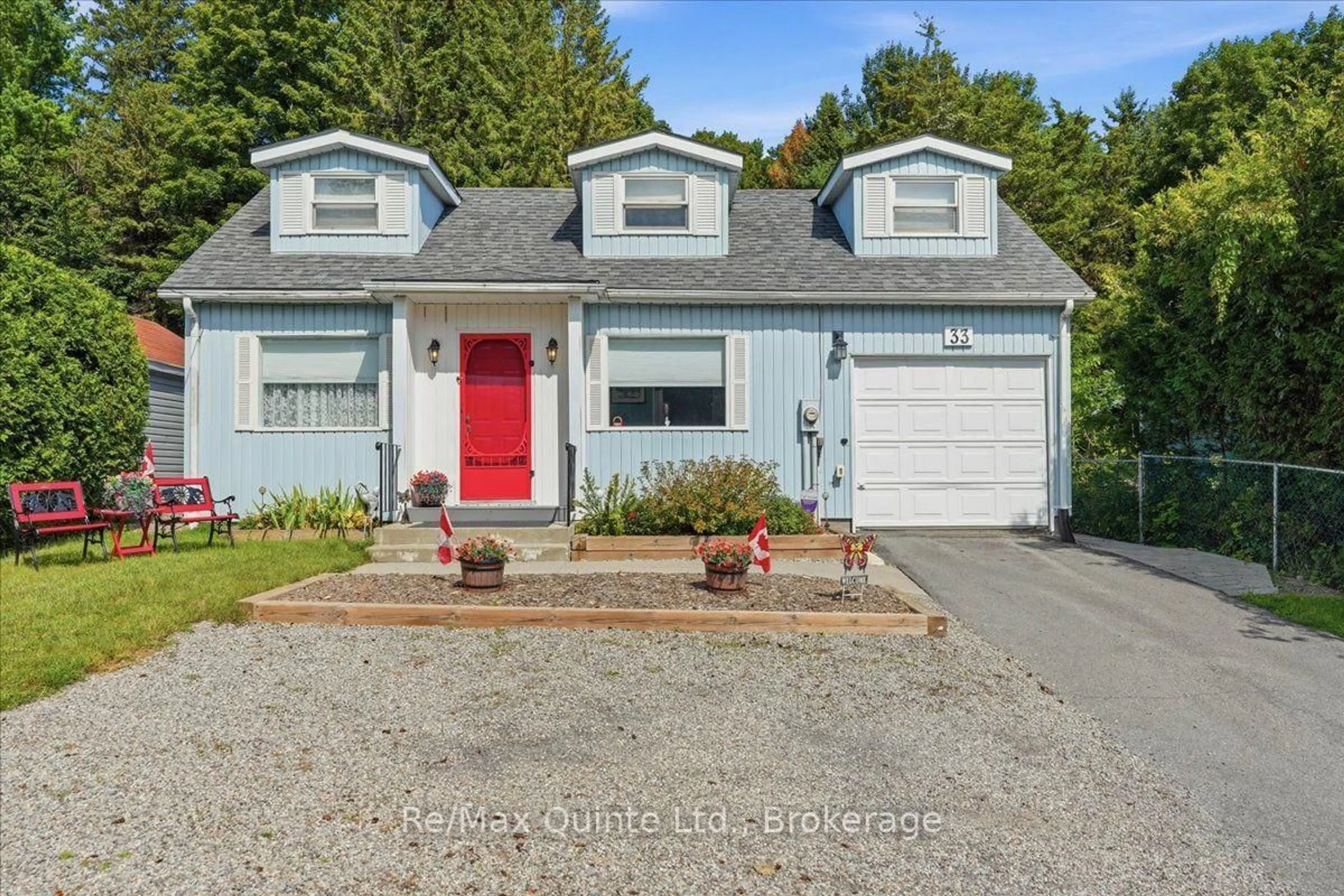 Home with vinyl exterior material, street for 33 George St, Brighton Ontario K0K 1H0