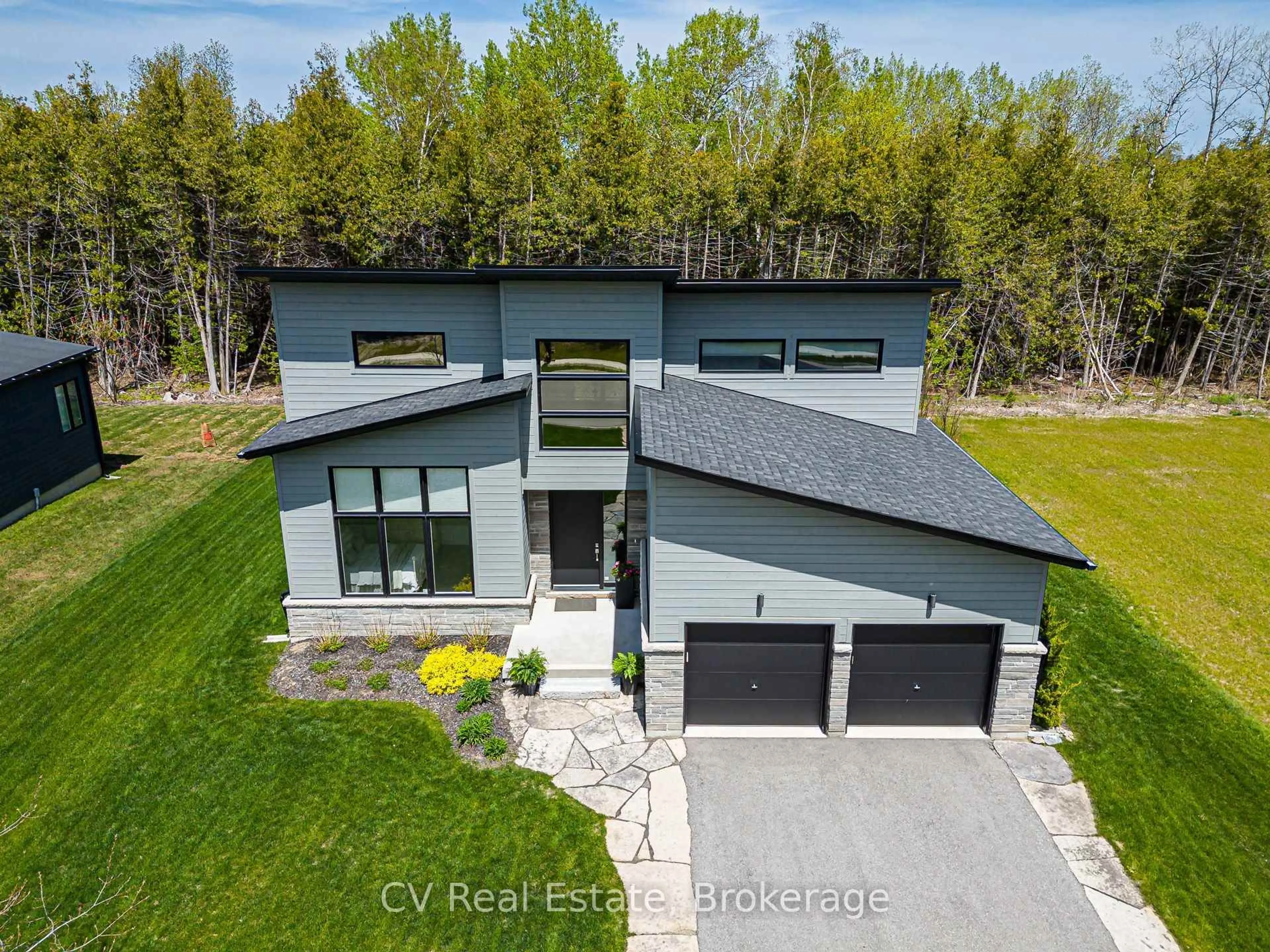 A pic from outside/outdoor area/front of a property/back of a property/a pic from drone, unknown for 113 Tekiah Rd, Blue Mountains Ontario N0H 1J0