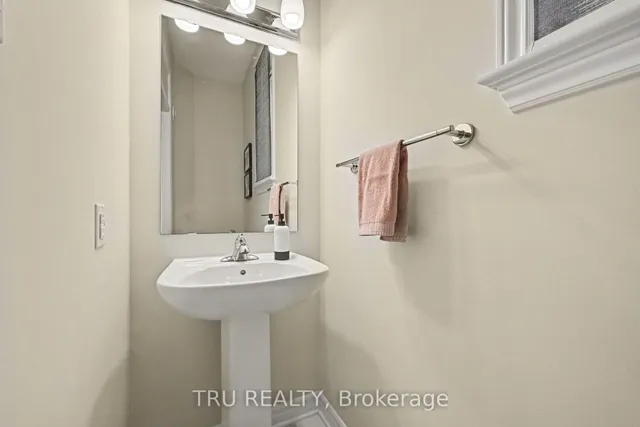 106 Lavatera St, Ottawa 5