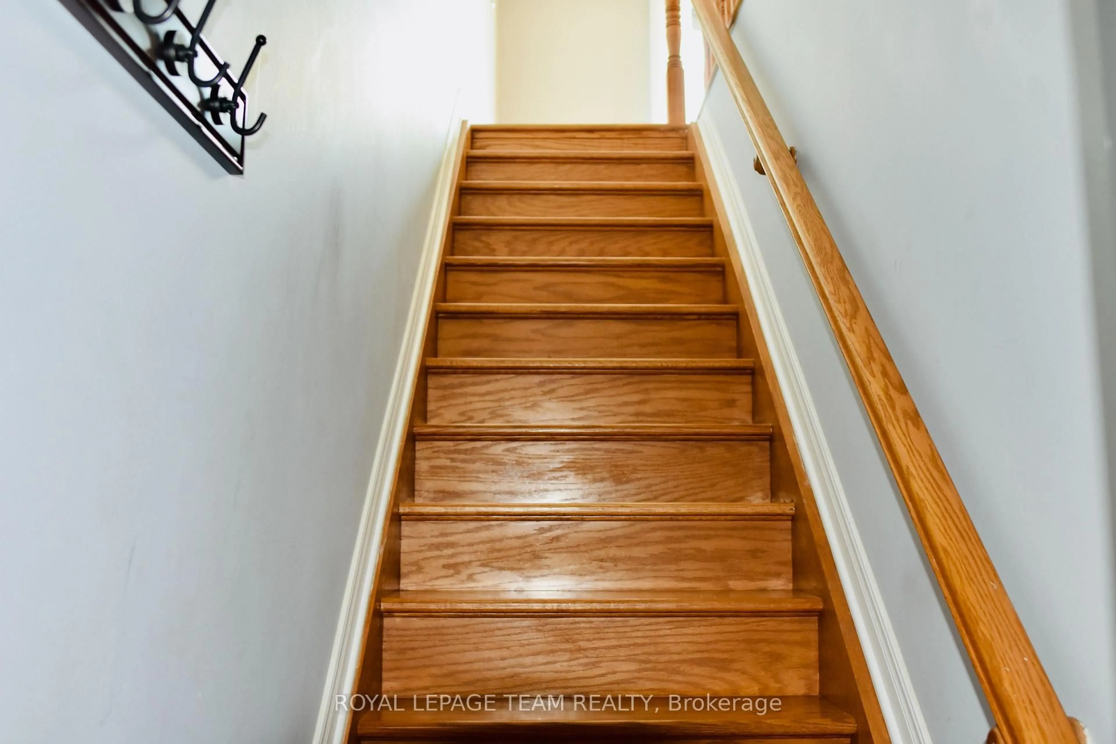 Stairs for 150 York St #3E, Ottawa Ontario K1N 1K9