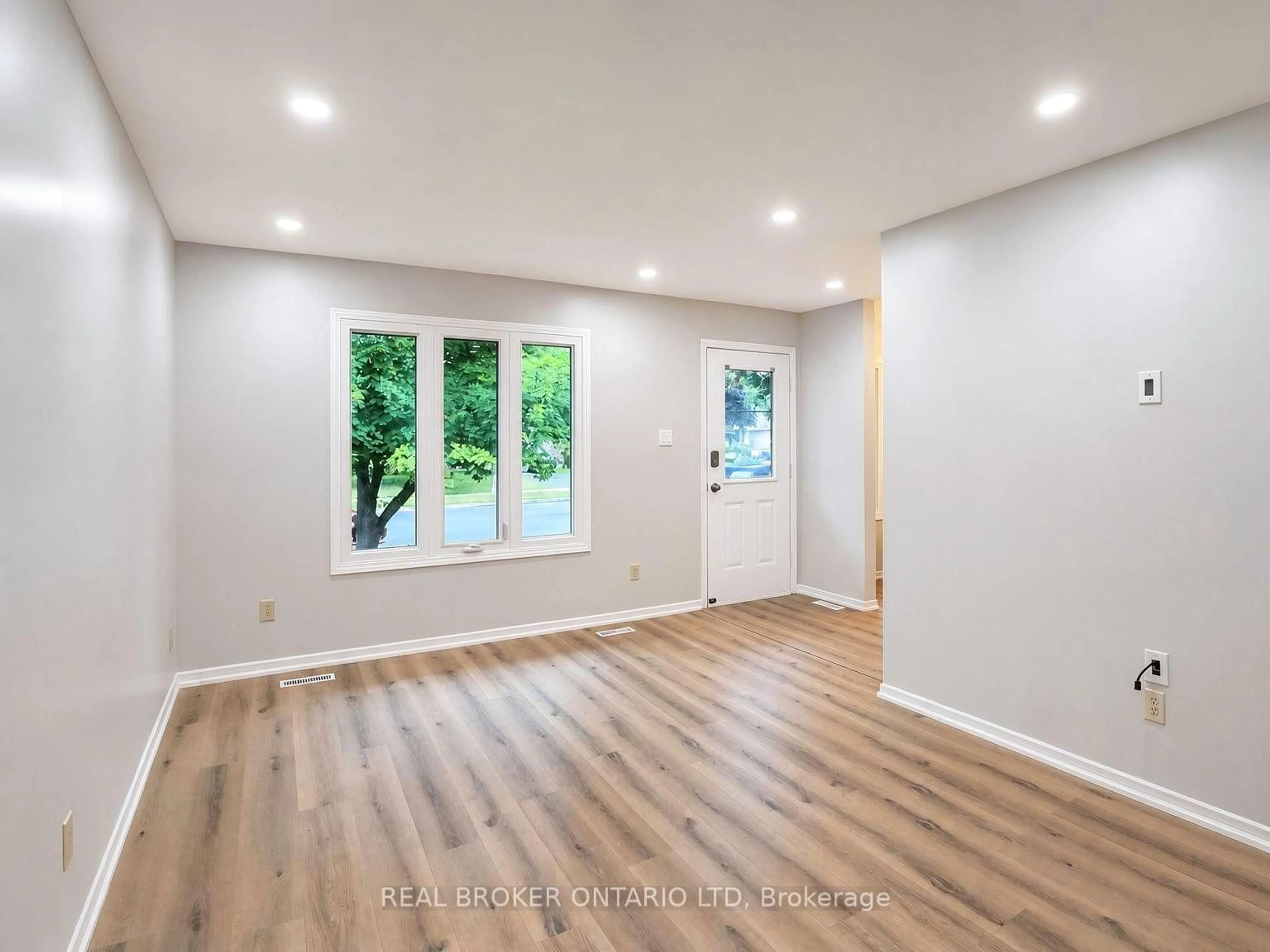 A pic of a room for 713 Railton Ave, London East Ontario N5V 4E2