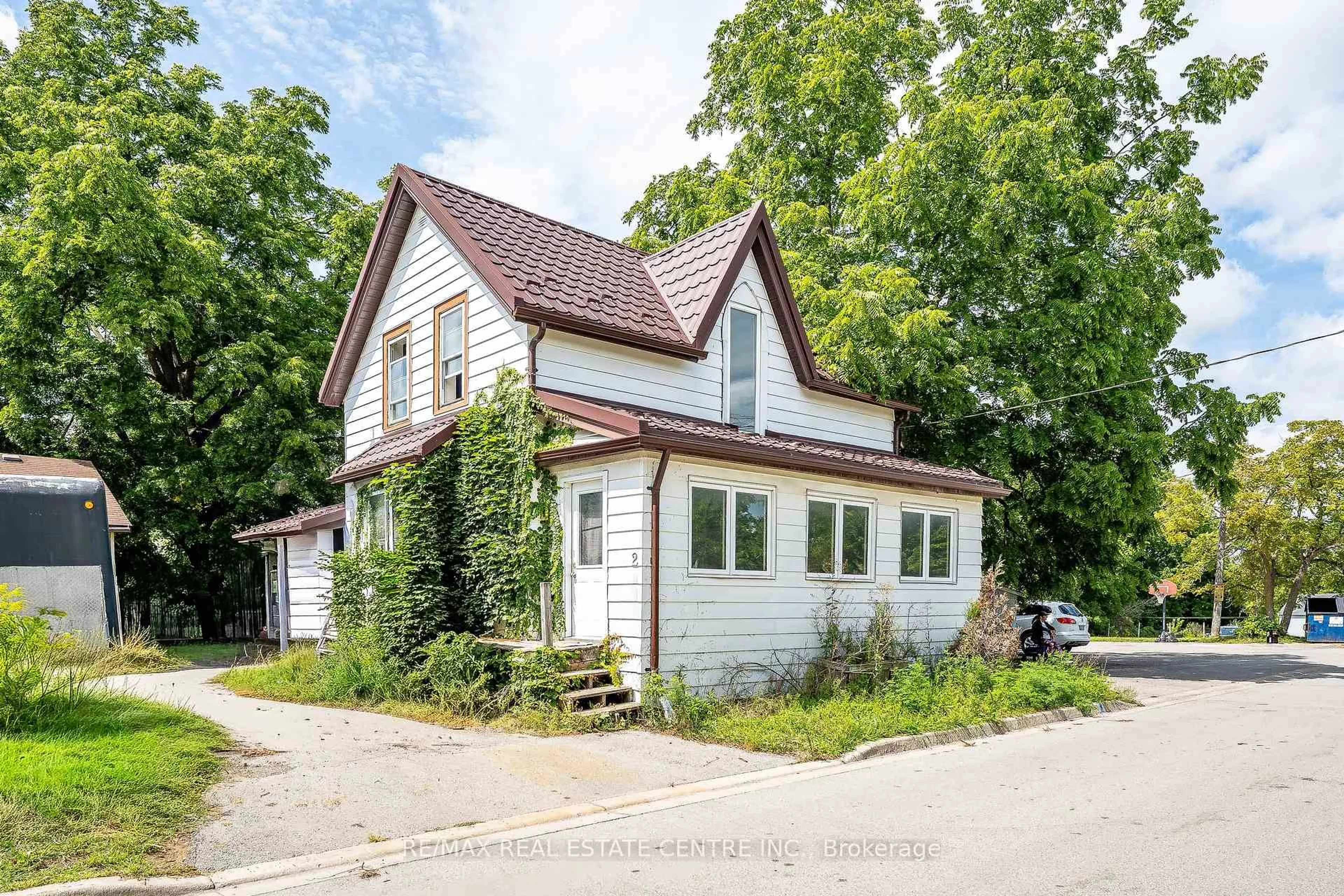 Unknown for 2 West Pearl St, St. Thomas Ontario N5P 2N8