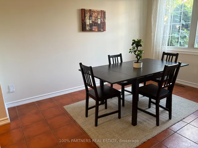 1570 Richmond St #34, London North 5