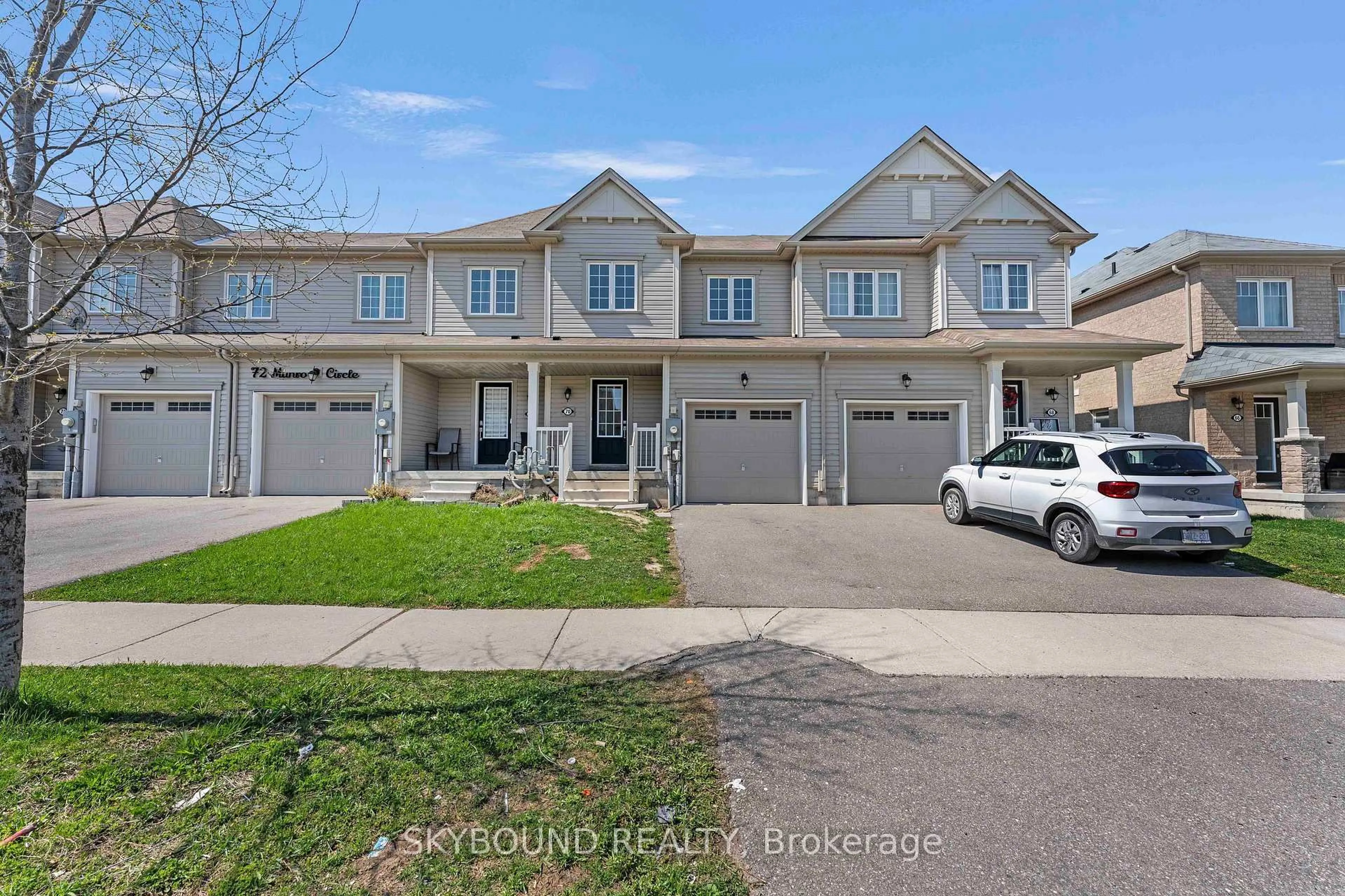 A pic from outside/outdoor area/front of a property/back of a property/a pic from drone, street for 70 Munro Circ, Brantford Ontario N3T 0R5