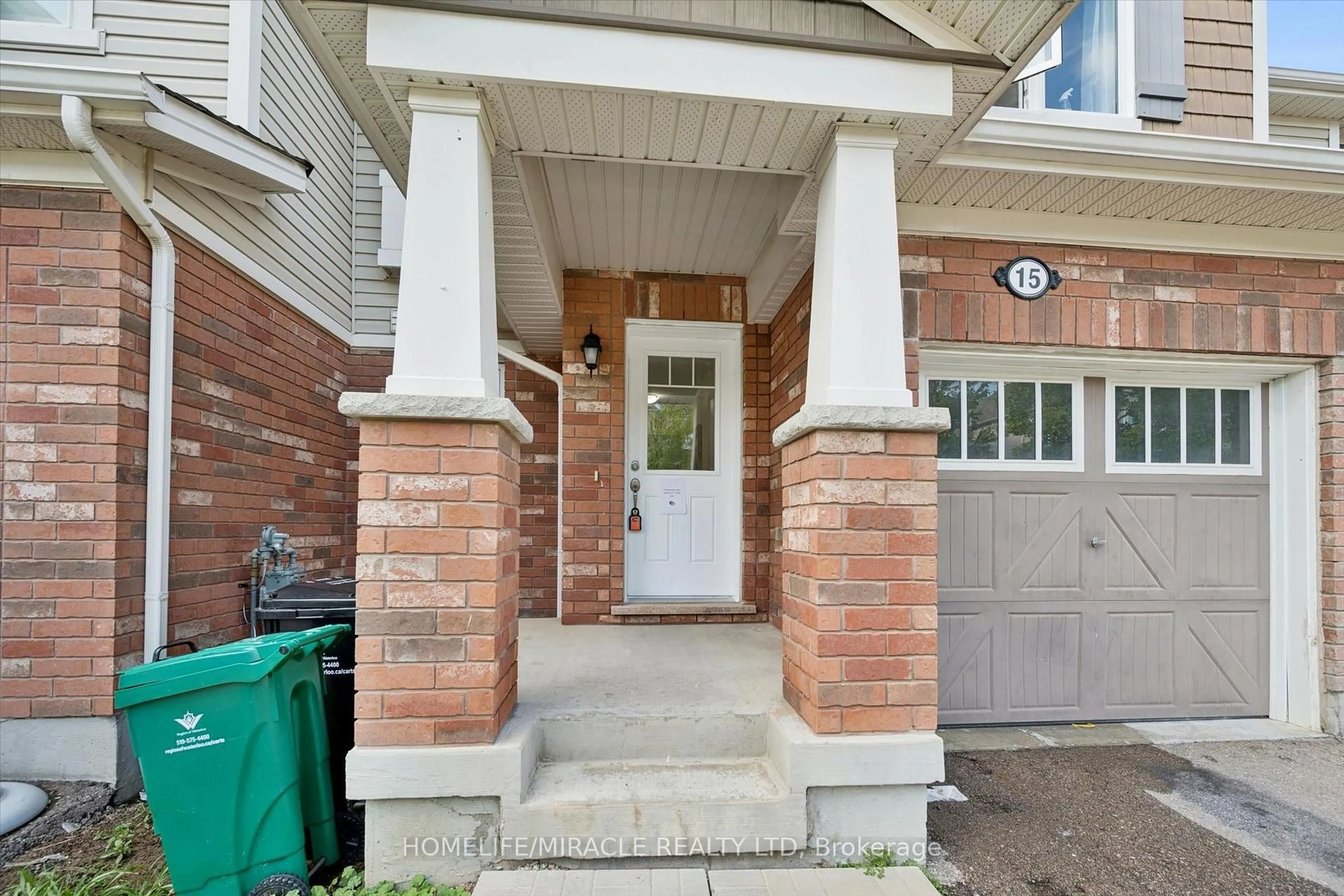 Indoor entryway for 15 Stratus St, Kitchener Ontario N2R 0K5