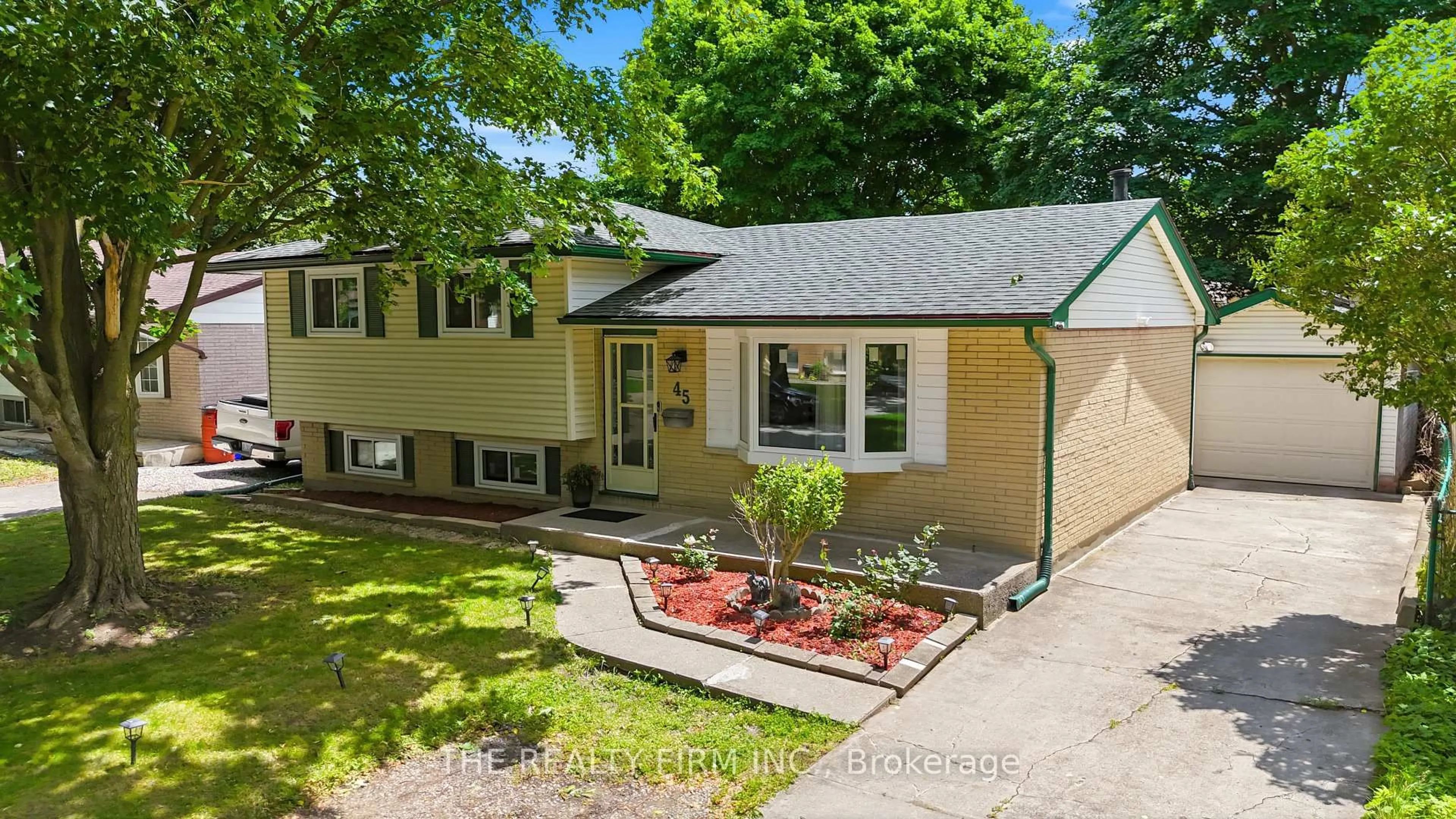 A pic from outside/outdoor area/front of a property/back of a property/a pic from drone, street for 45 Amy Cres, London East Ontario N5Y 4A5