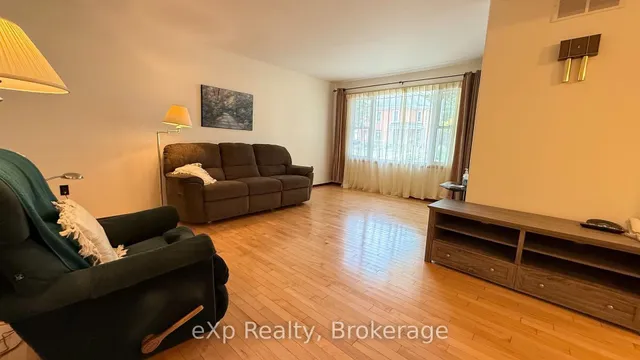 53 Maple St, North Huron 3