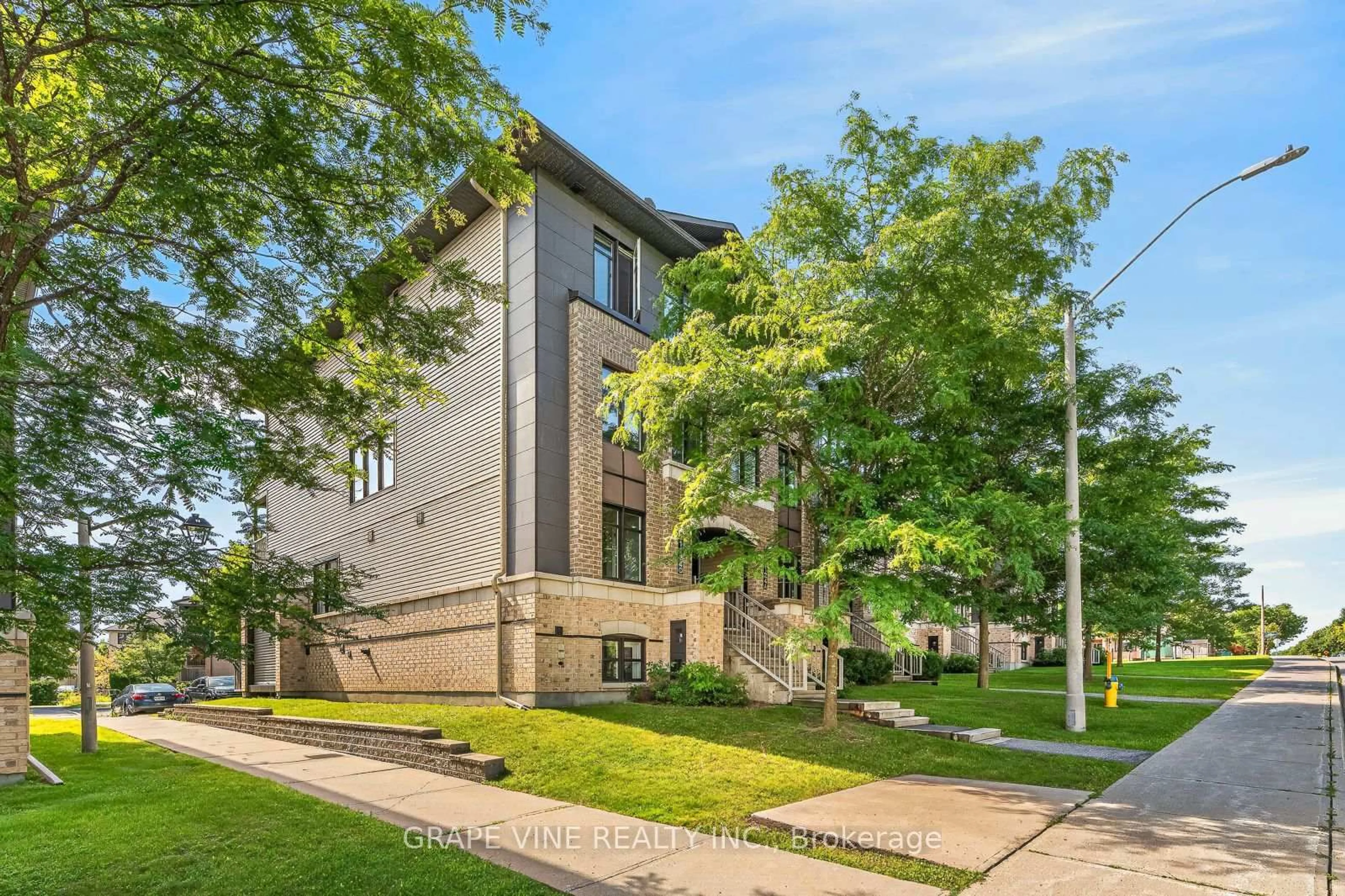 Unknown for 1124 Klondike Rd #Unit A, Ottawa Ontario K2K 0H2