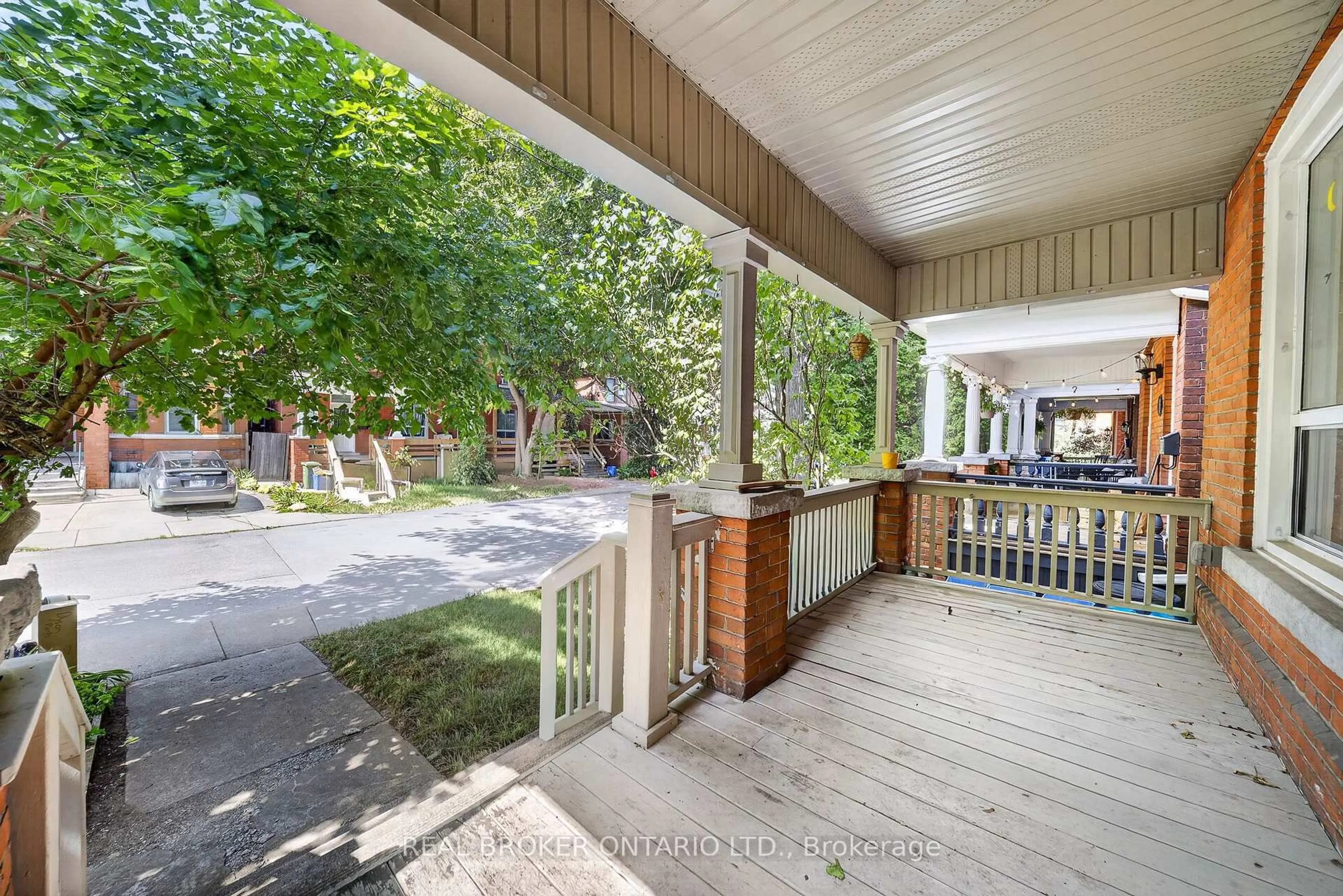Patio, street for 109 Gladstone Ave, Hamilton Ontario L8M 2H8
