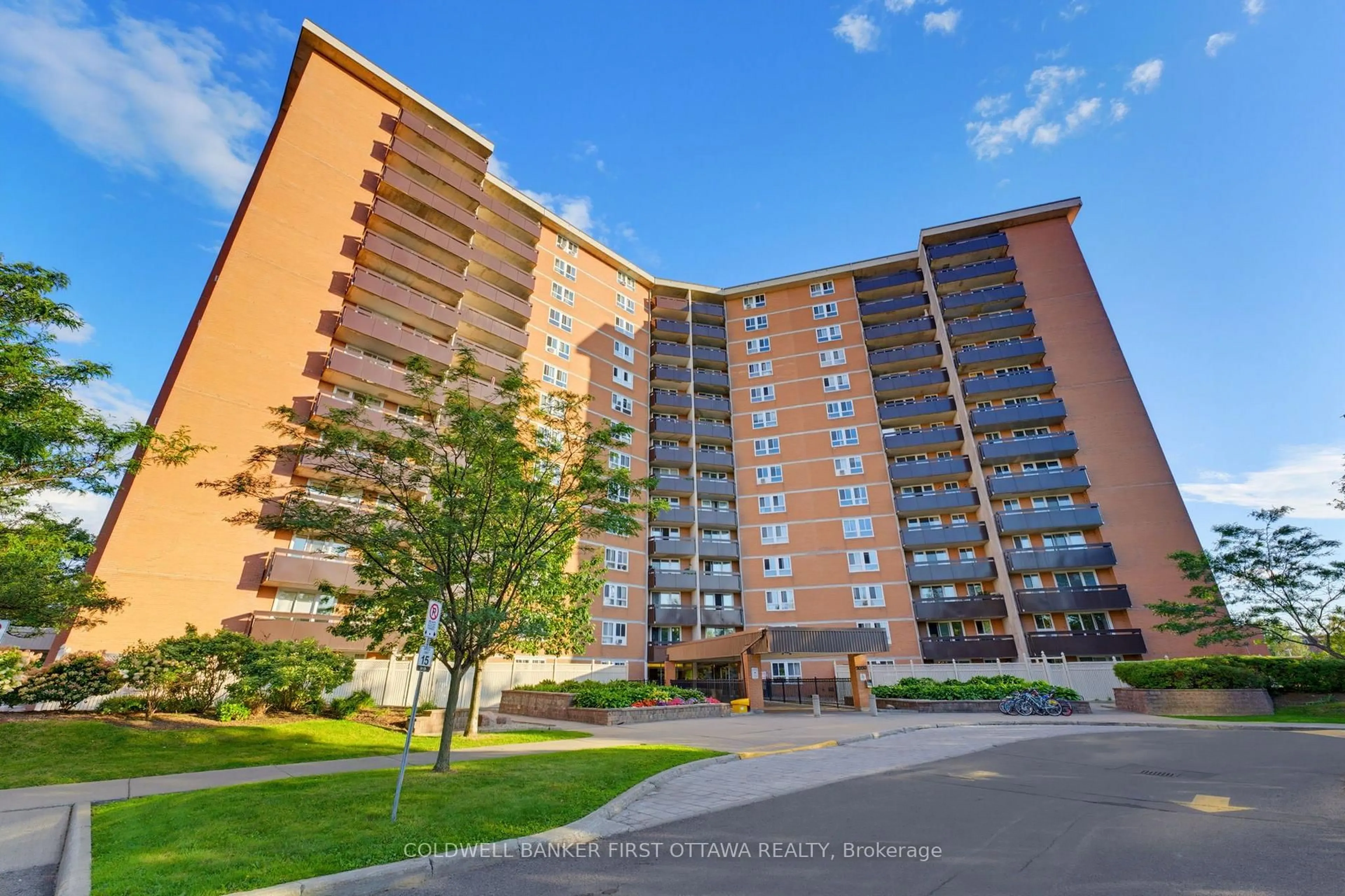 Unknown for 2000 Jasmine Cres #803, Ottawa Ontario K1J 8K4