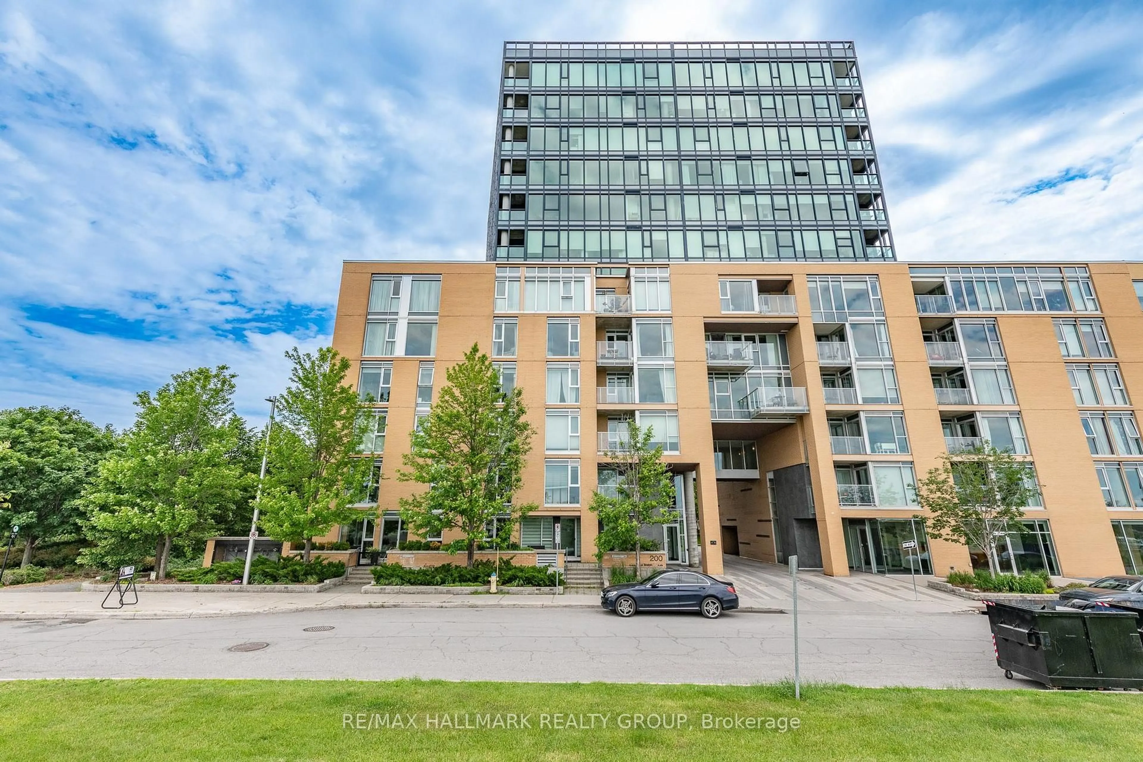 A pic from outside/outdoor area/front of a property/back of a property/a pic from drone, building for 200 Lett St #1103, Ottawa Ontario K1R 0A7