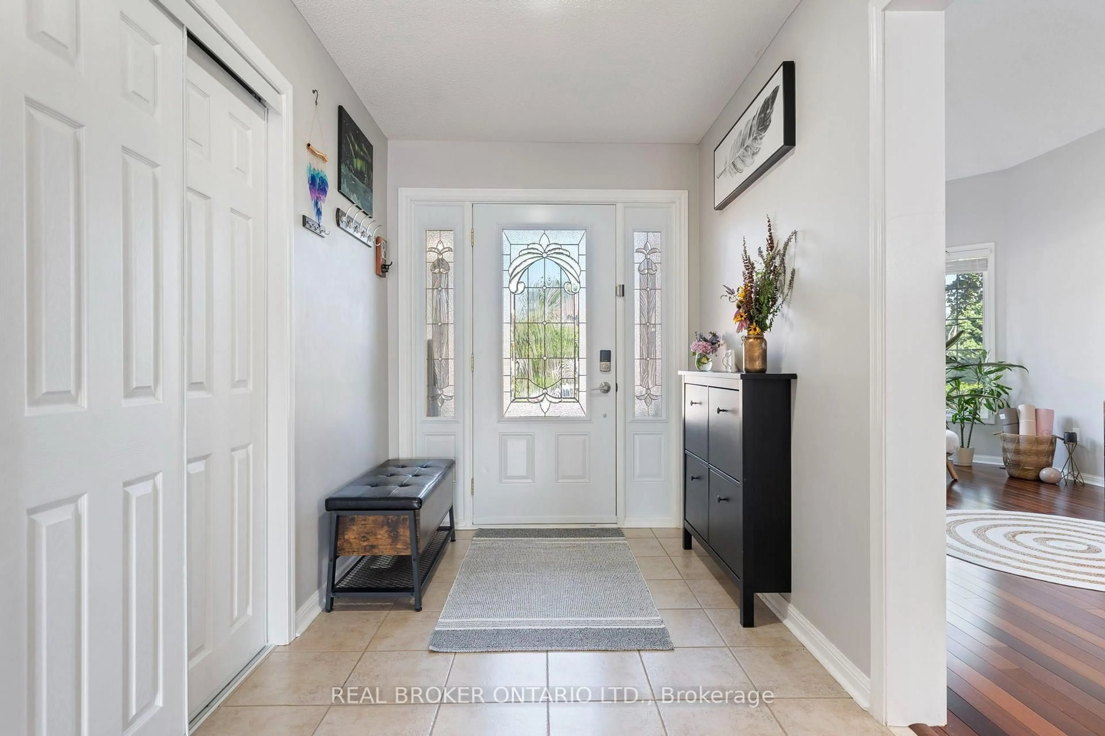 Indoor entryway for 260 Granite Hill Rd, Cambridge Ontario N1T 1X3