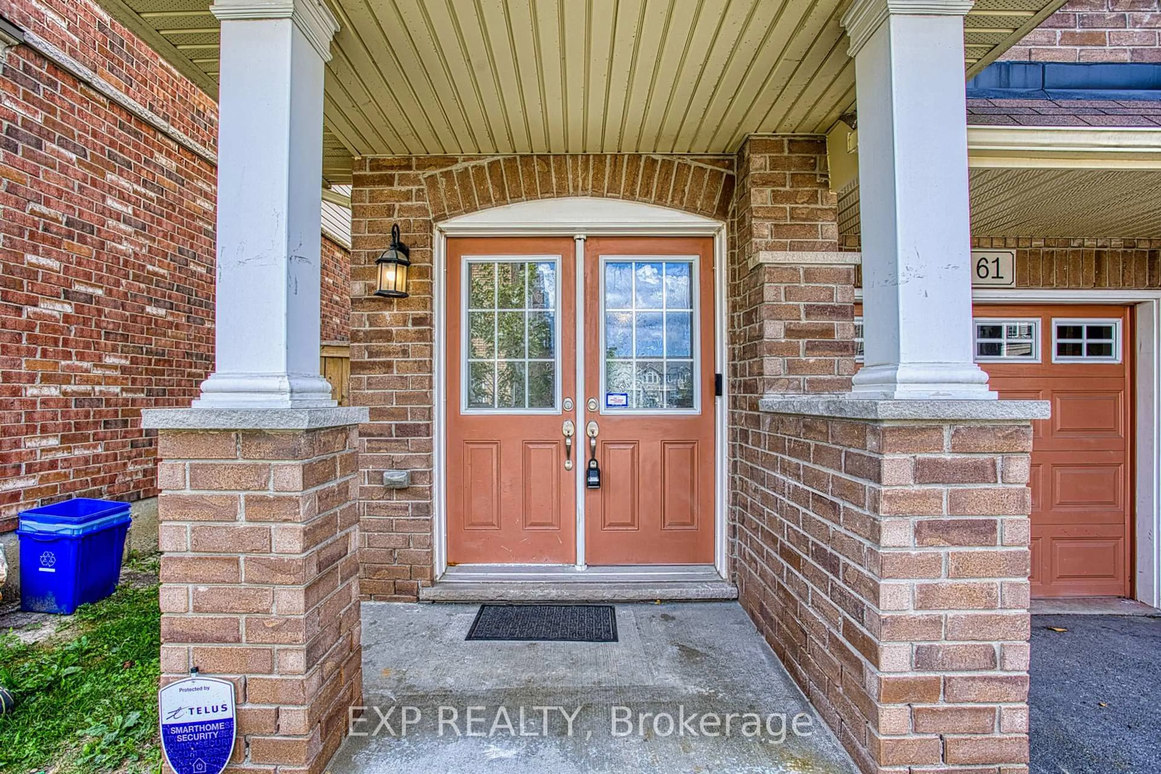 Indoor entryway for 61 Mayland Tr, Hamilton Ontario L8J 0G4