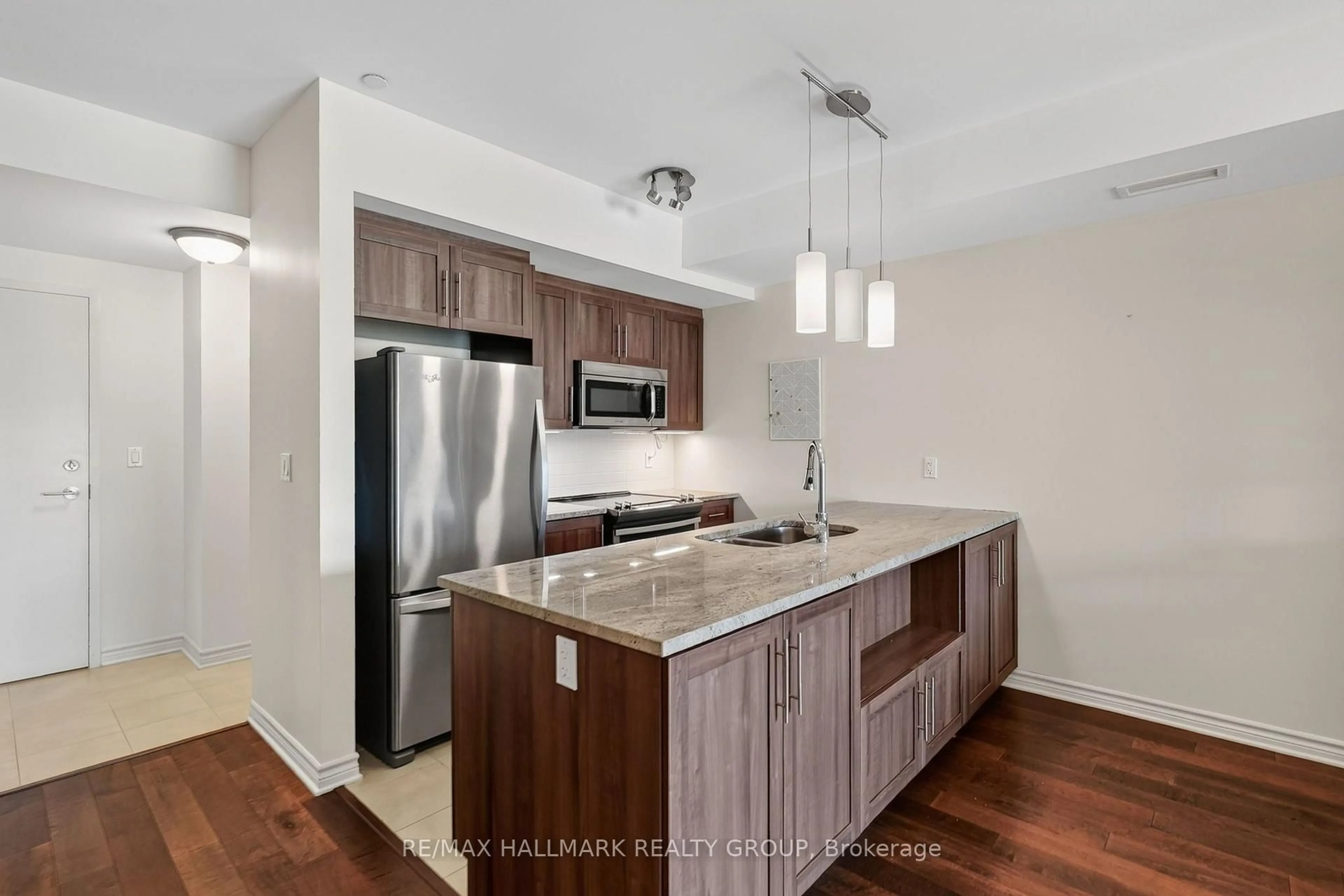 Unknown for 120 Prestige Circ #206, Ottawa Ontario K4A 1B4