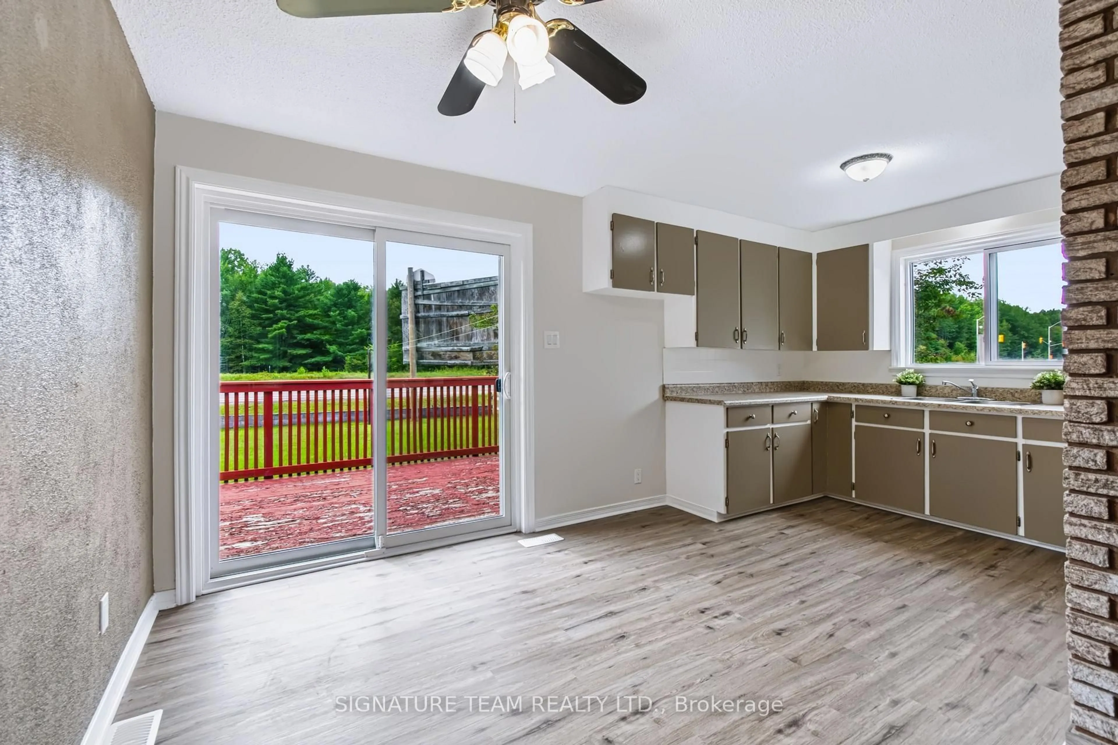 Open concept kitchen, unknown for 189 Schwanz Rd, Petawawa Ontario K8H 1Y6