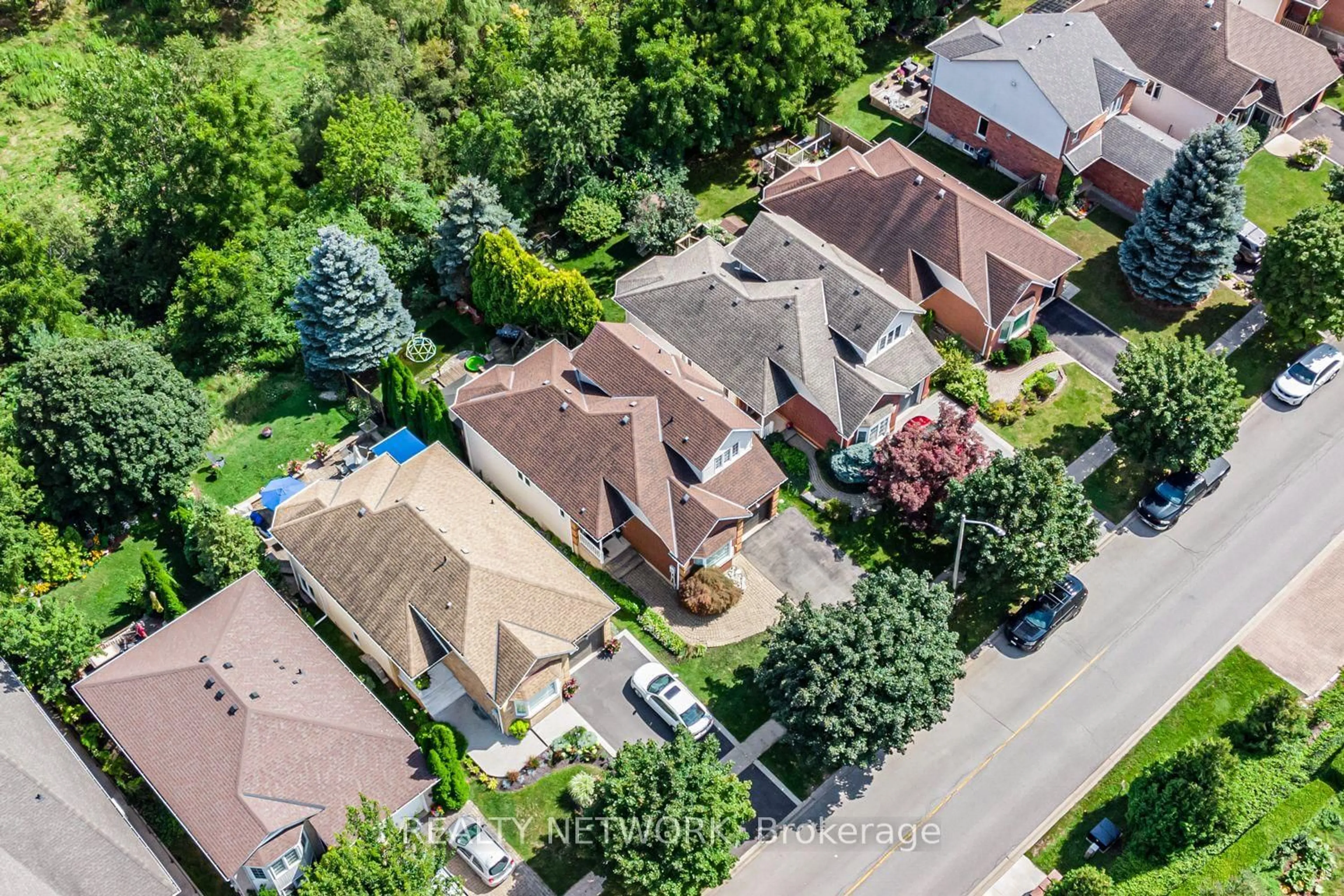 A pic from outside/outdoor area/front of a property/back of a property/a pic from drone, street for 4257 Stadelbauer Dr, Lincoln Ontario L0R 1B8