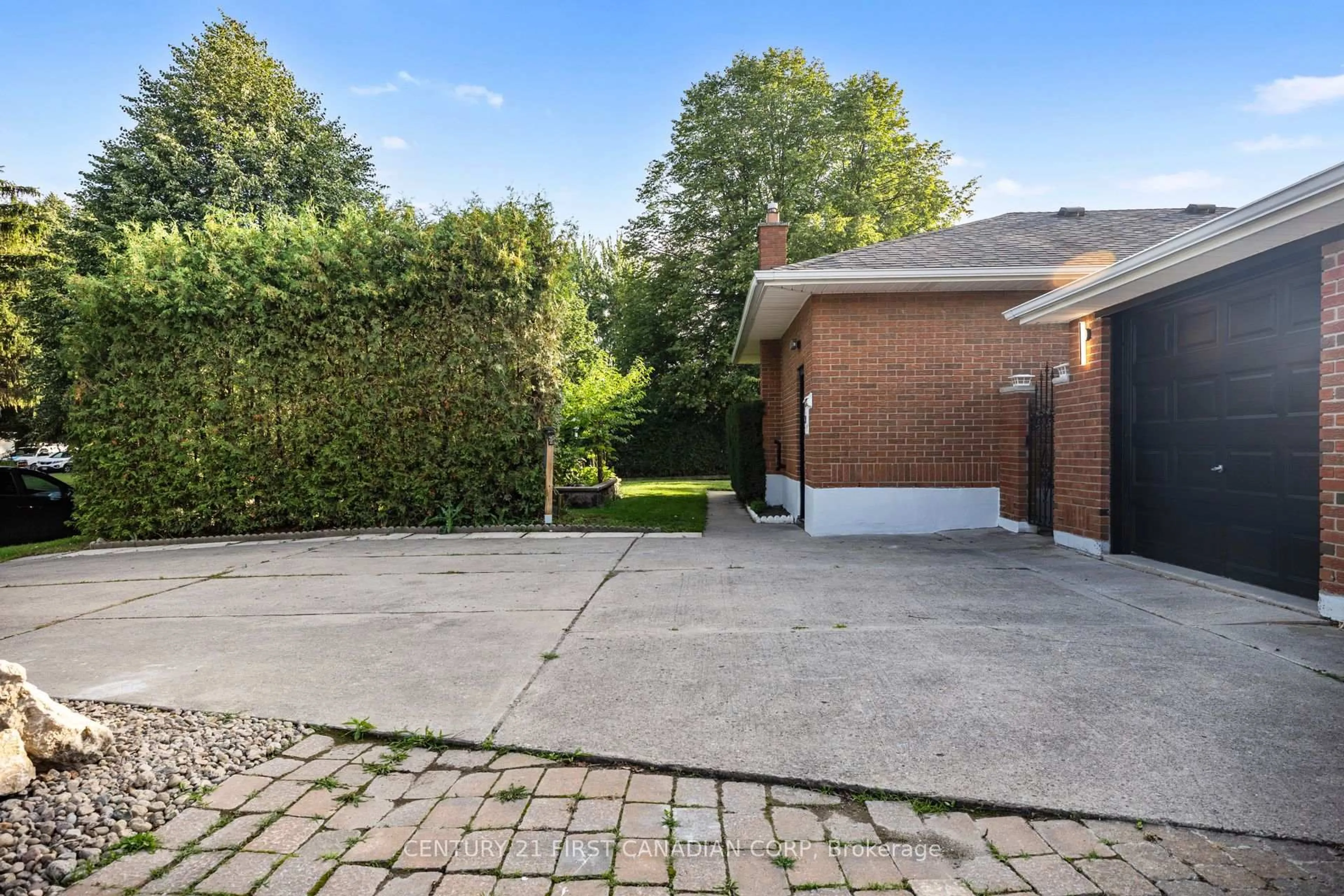 Patio, street for 38 silverdale Cres, London South Ontario N5Z 4A6