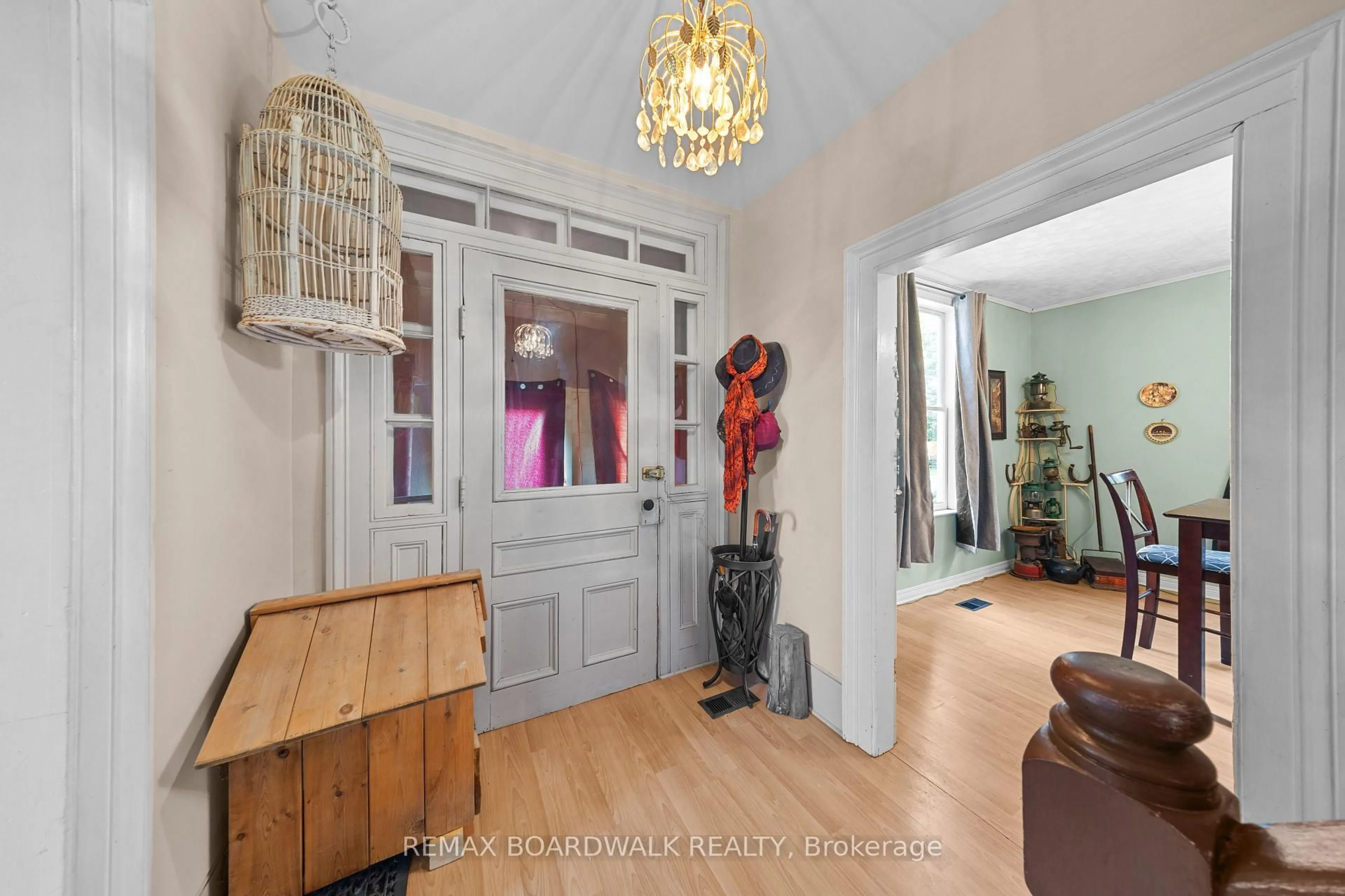 Indoor entryway for 2352 Church St, North Gower Ontario K0A 2T0