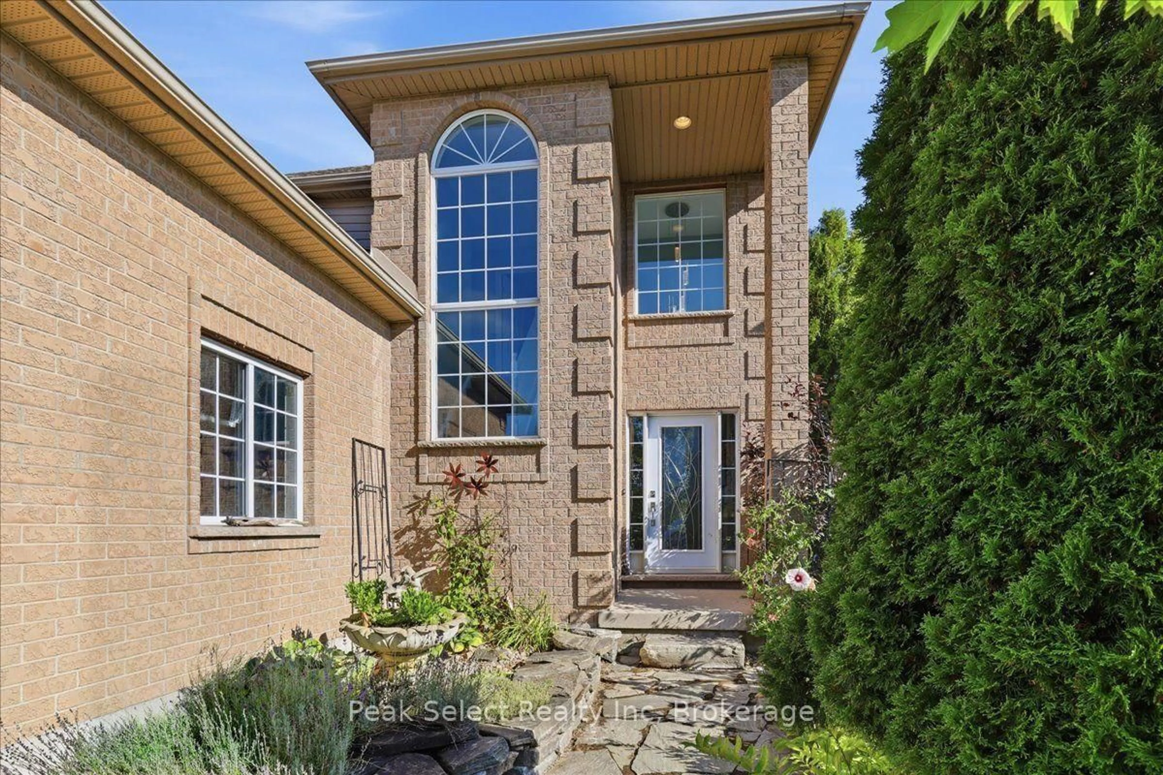 Home with brick exterior material, street for 180 Ridgewood Cres, St. Marys Ontario N4X 1E8