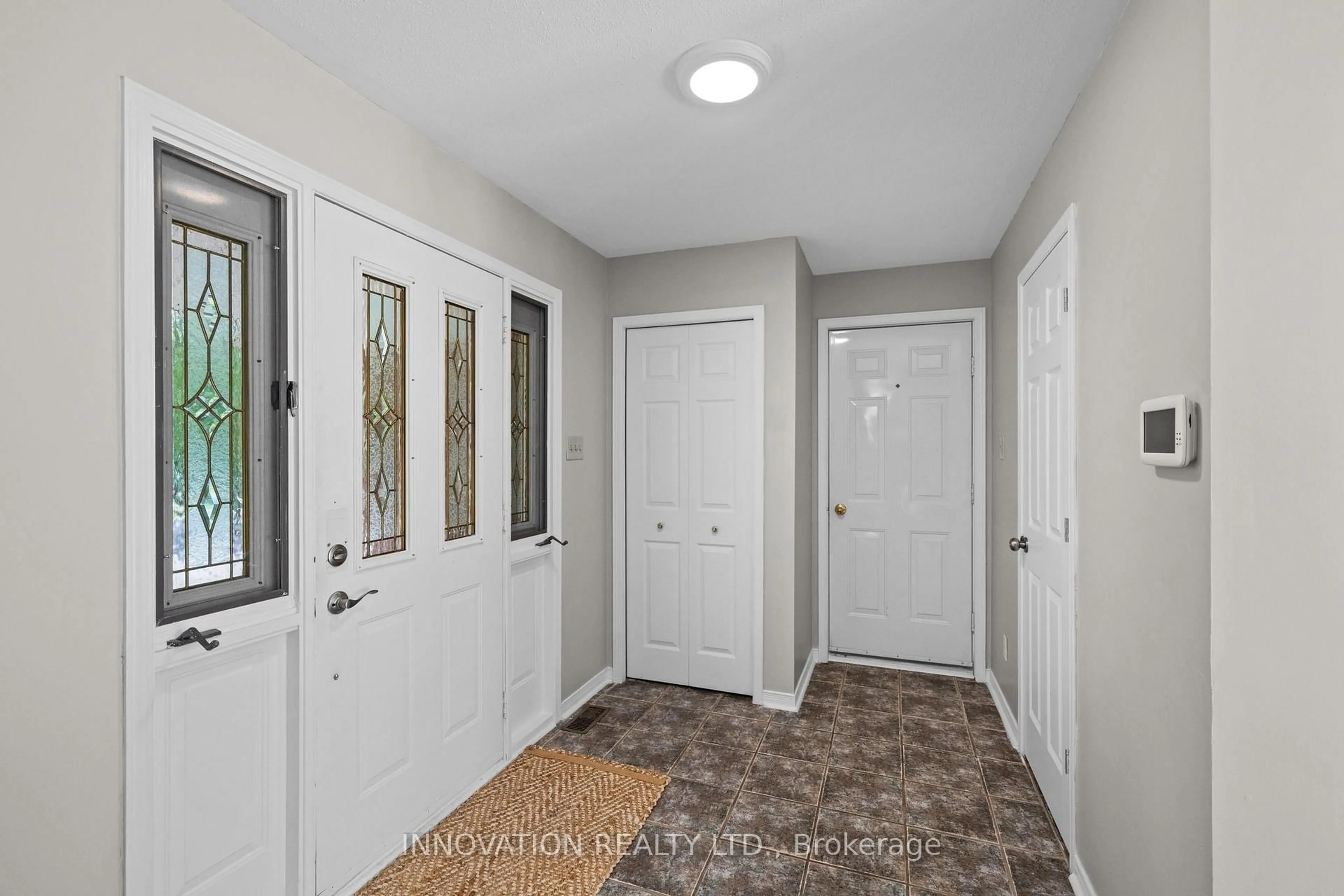 Indoor entryway for 504 Thomas St, Carleton Place Ontario K7C 3J9