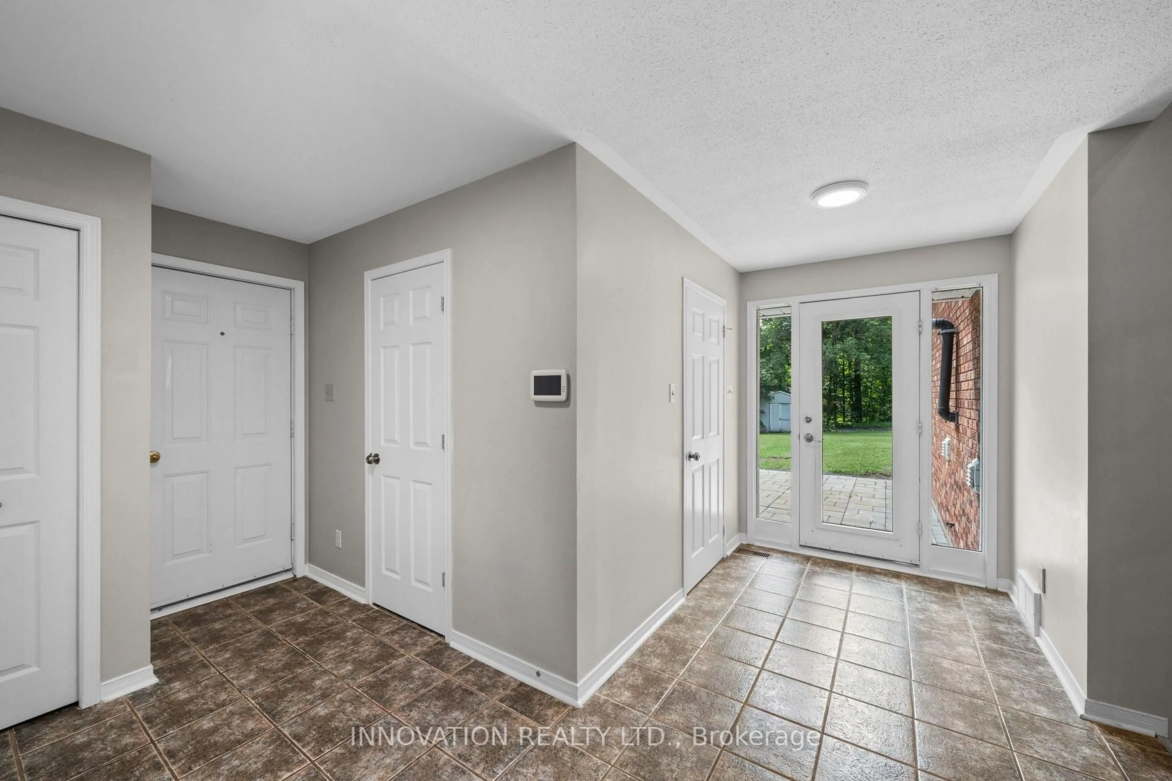 Indoor entryway for 504 Thomas St, Carleton Place Ontario K7C 3J9