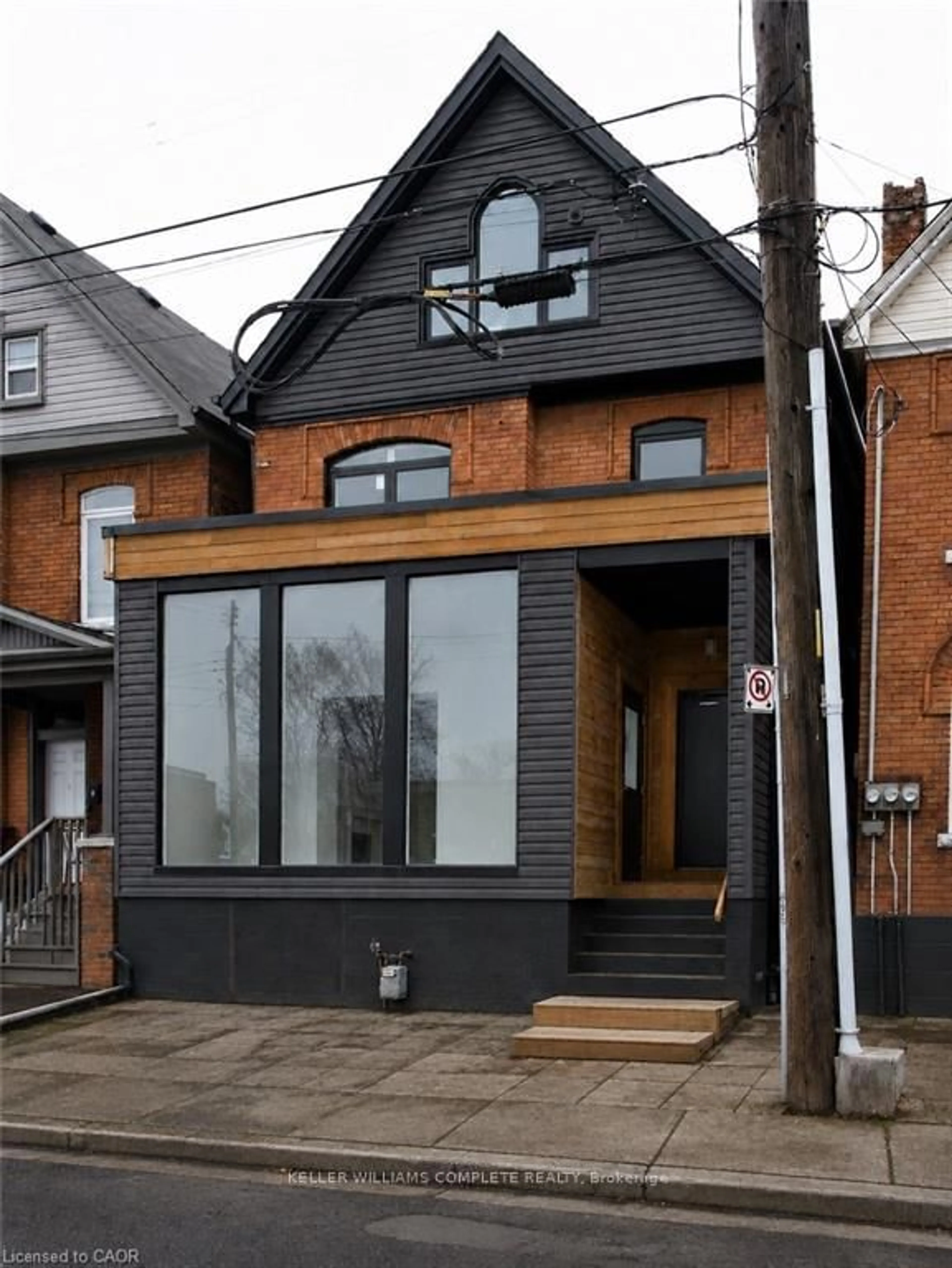 Home with brick exterior material, street for 76 Wentworth St, Hamilton Ontario L8N 2Y9
