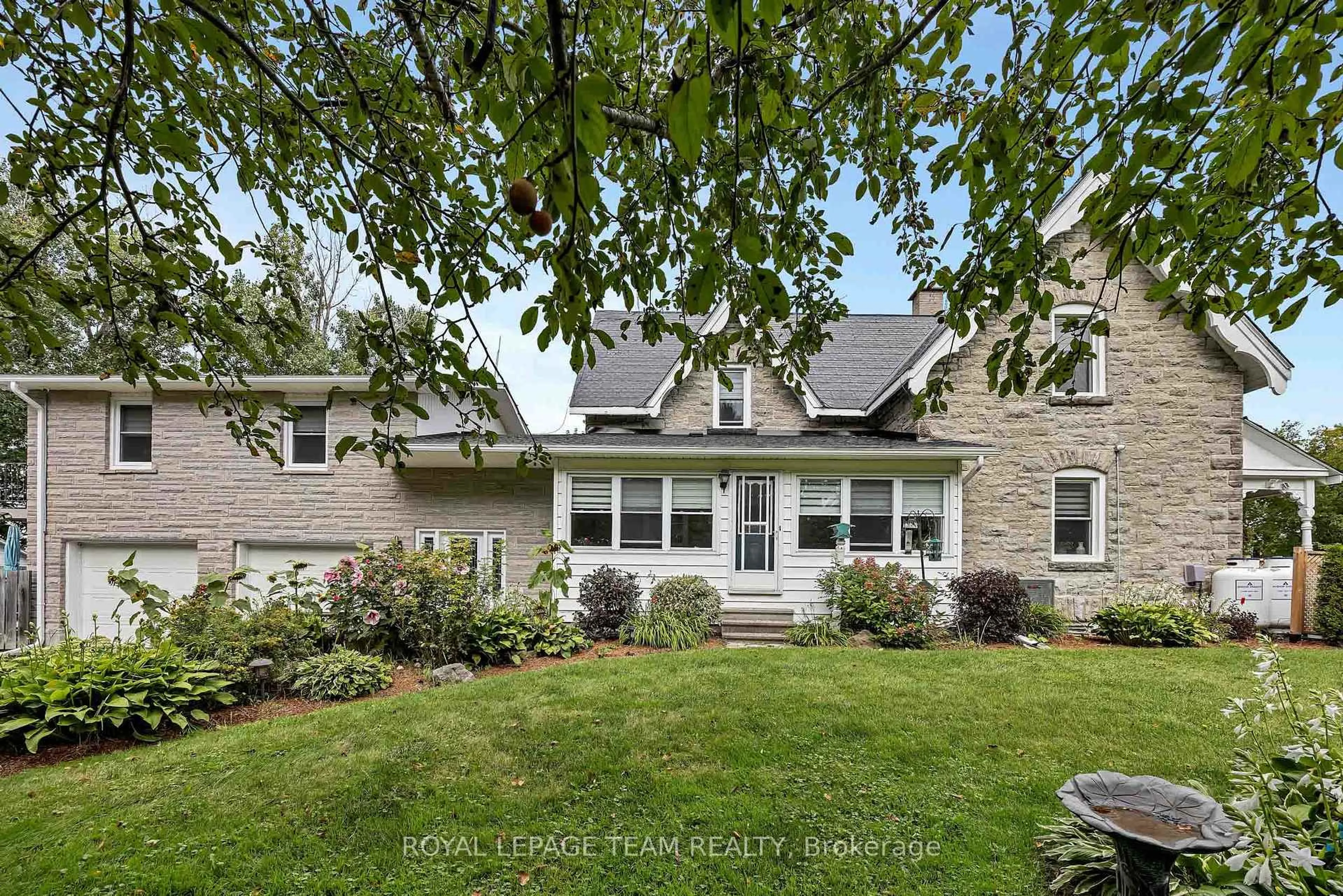 Home with vinyl exterior material, street for 5961 Old Richmond Rd, Richmond Ontario K0A 2Z0