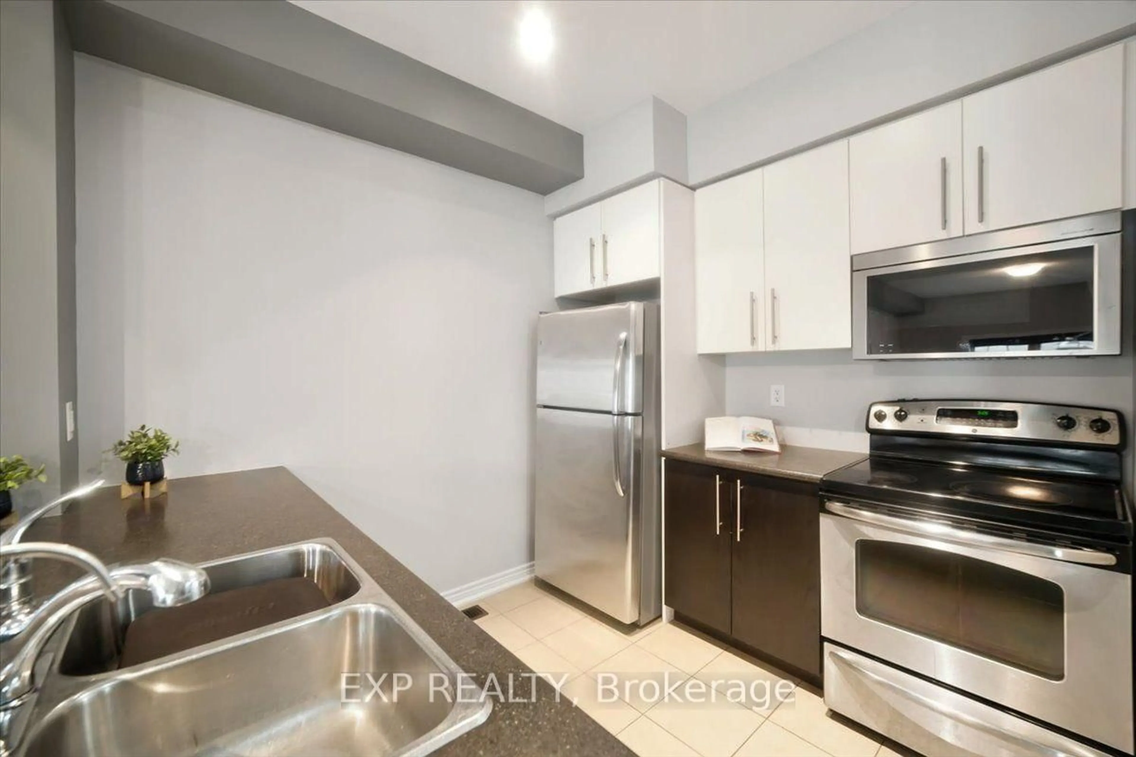 Standard kitchen, unknown for 515 Winston Rd #15, Grimsby Ontario L3M 0C8