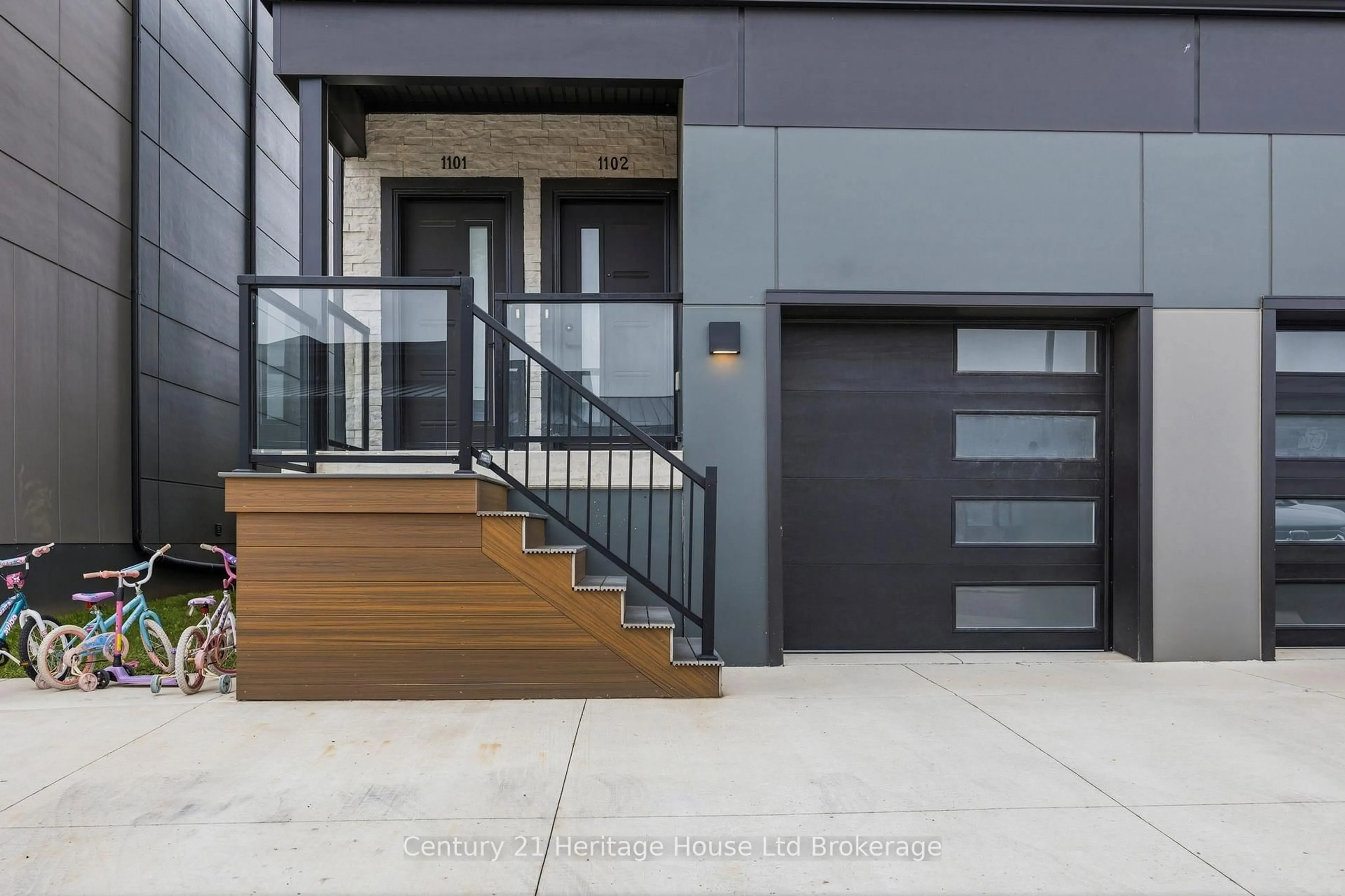 Indoor entryway for 361 Quarter Town Line #1102, Tillsonburg Ontario N5G 0K2