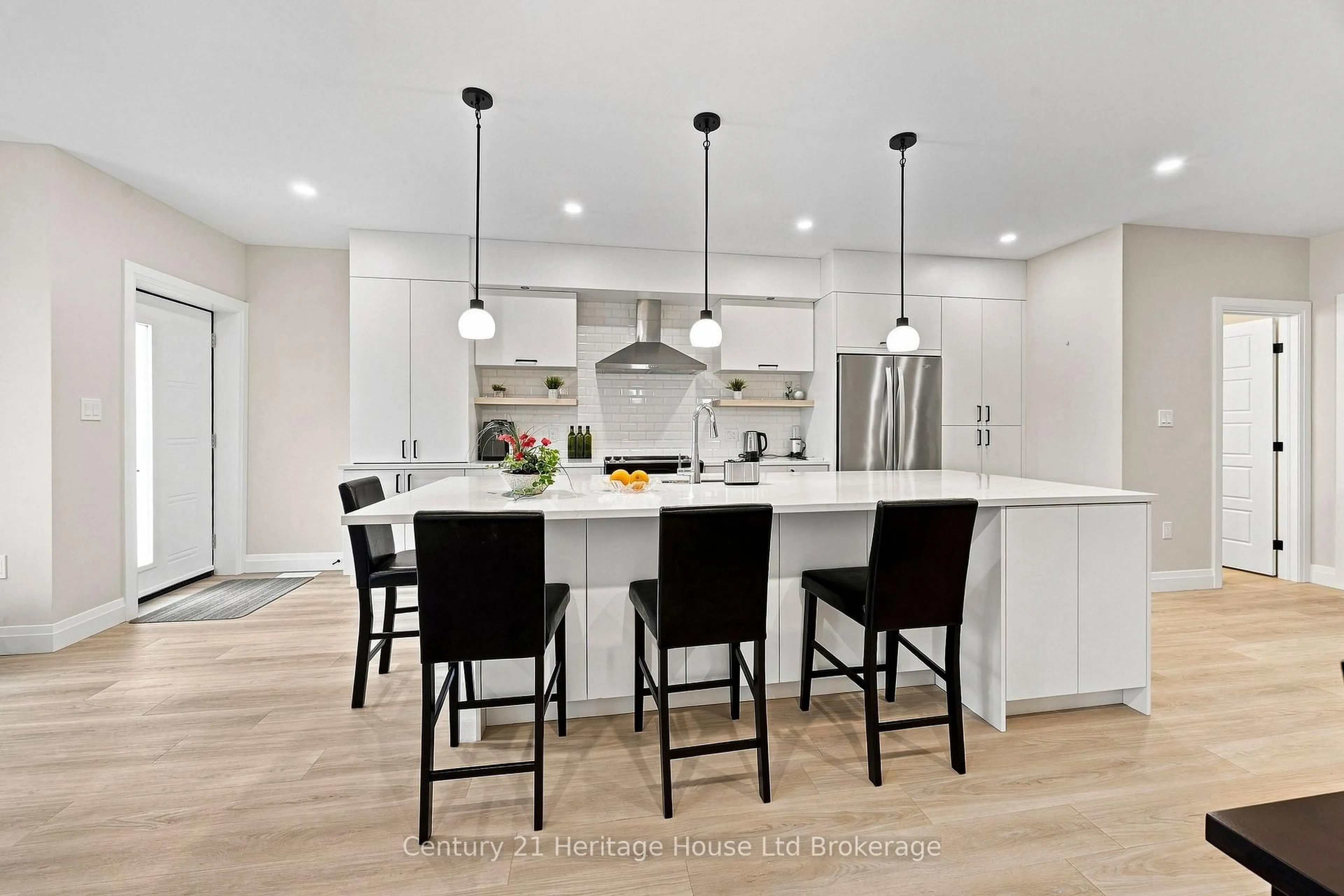 Contemporary kitchen, unknown for 361 Quarter Town Line #1102, Tillsonburg Ontario N5G 0K2